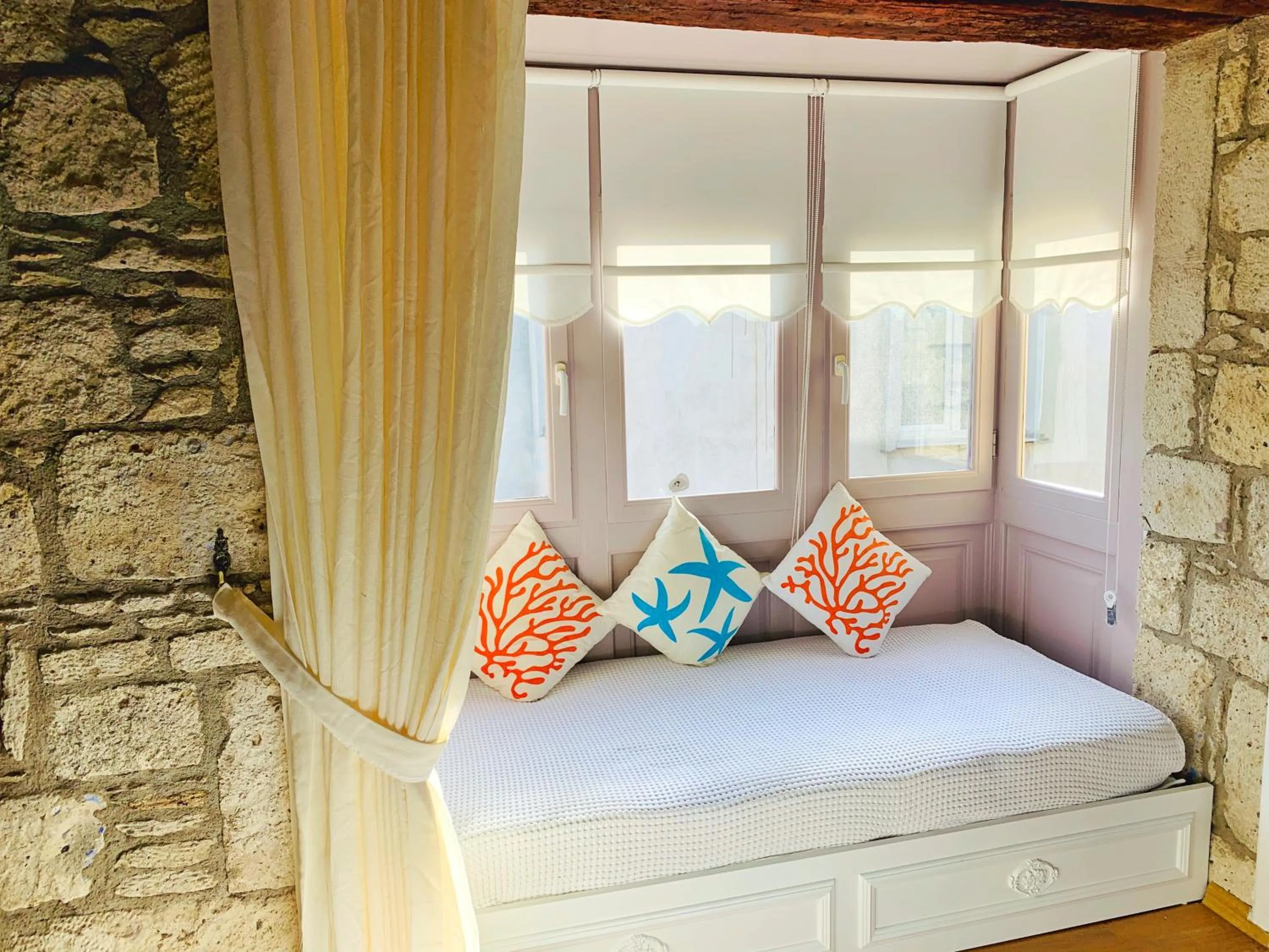 Decorative detail, Bed in Maison d'Azur Alaçatı