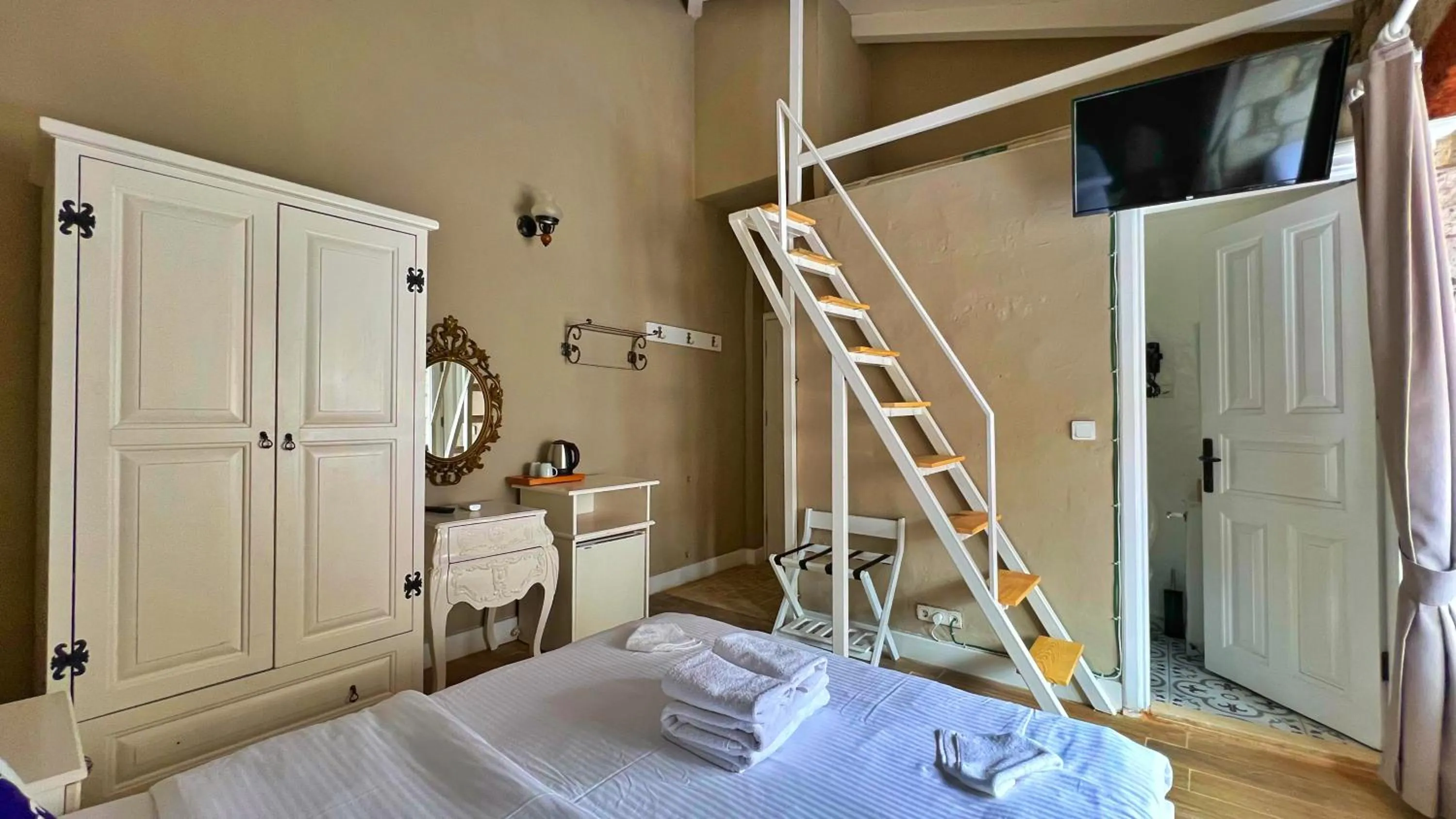 Photo of the whole room, Bed in Maison d'Azur Alaçatı