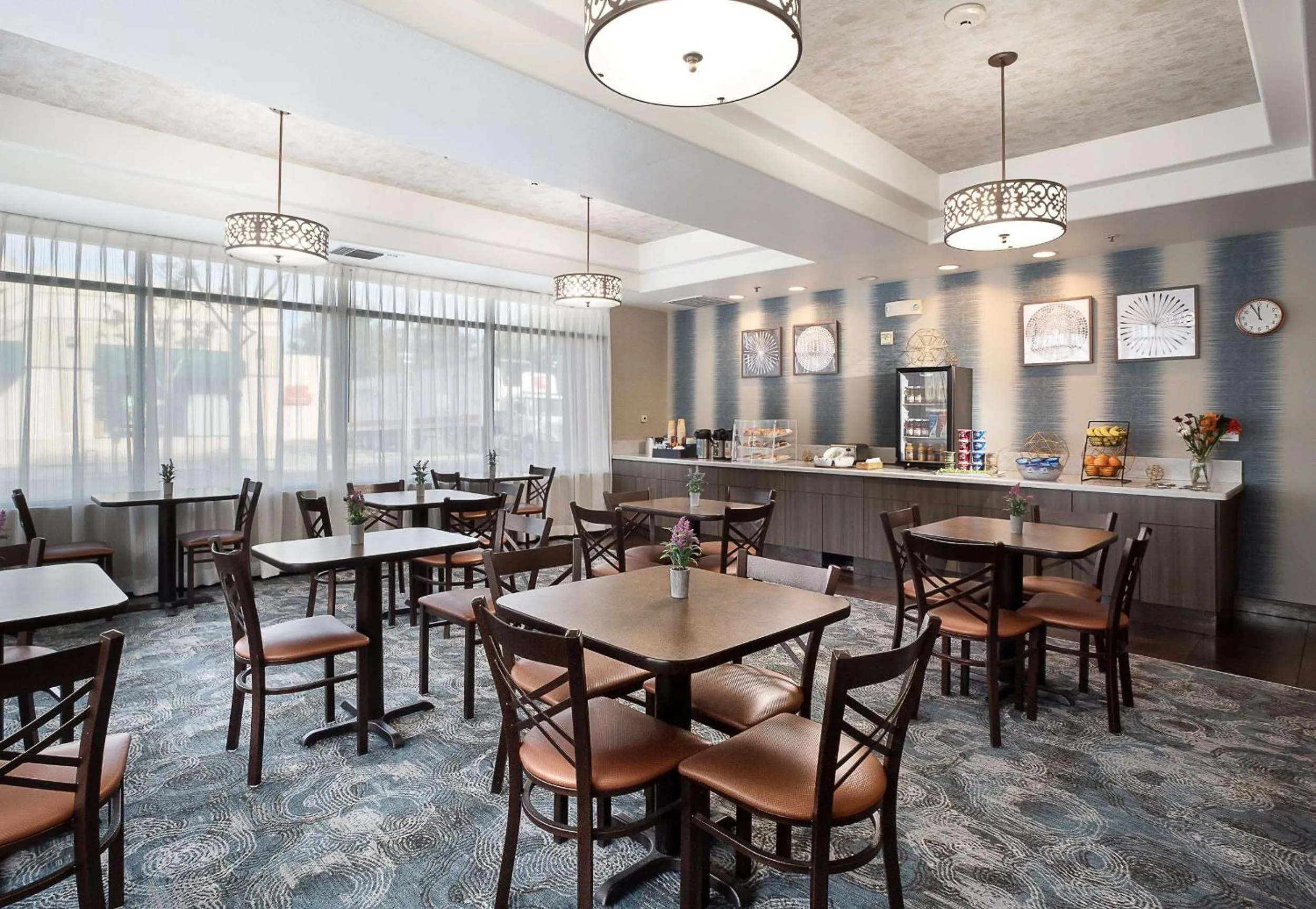 Restaurant/places to eat in Hawthorn Suites by Wyndham-Oakland/Alameda