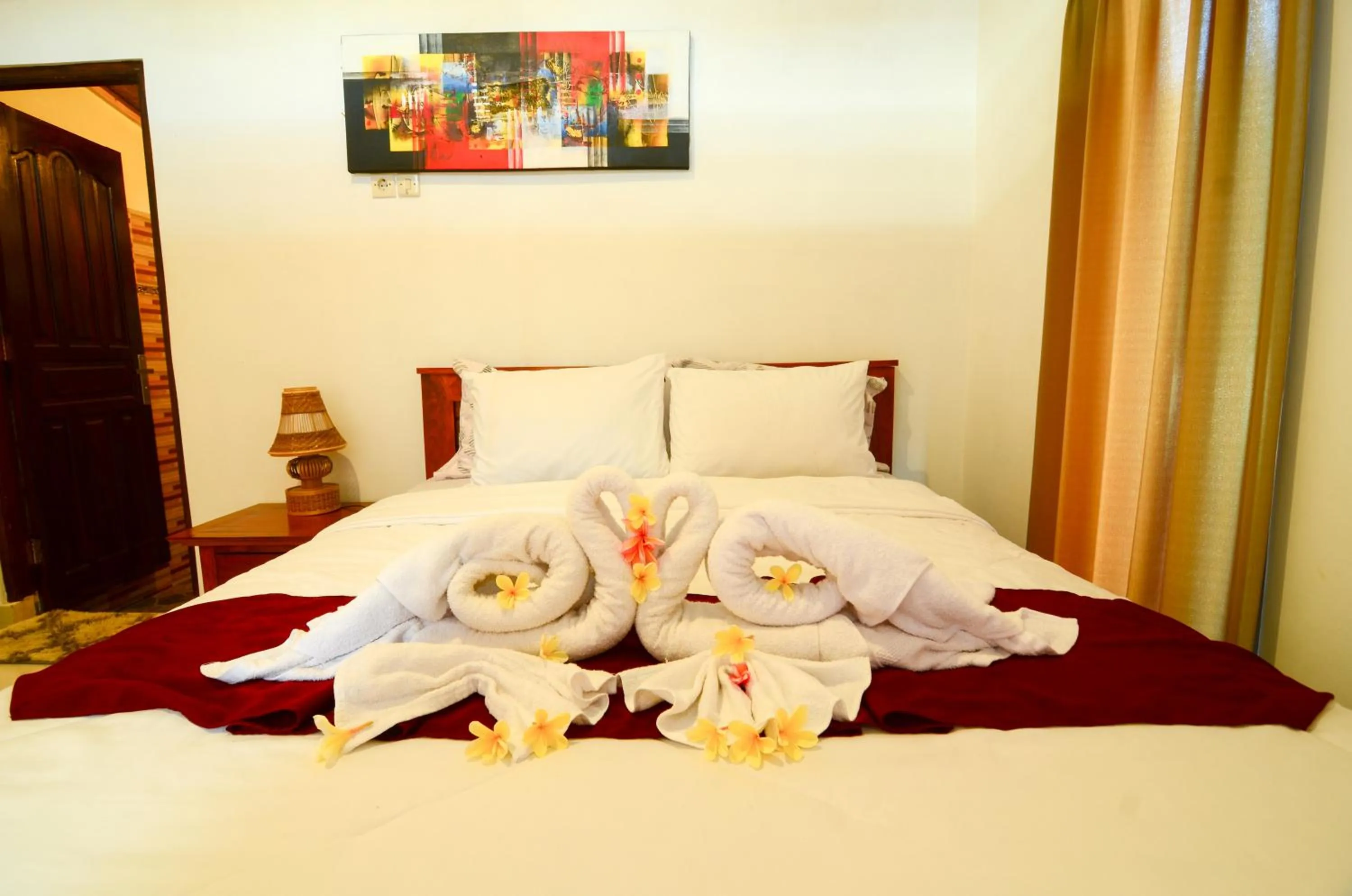 Bed in Volcano Lake View