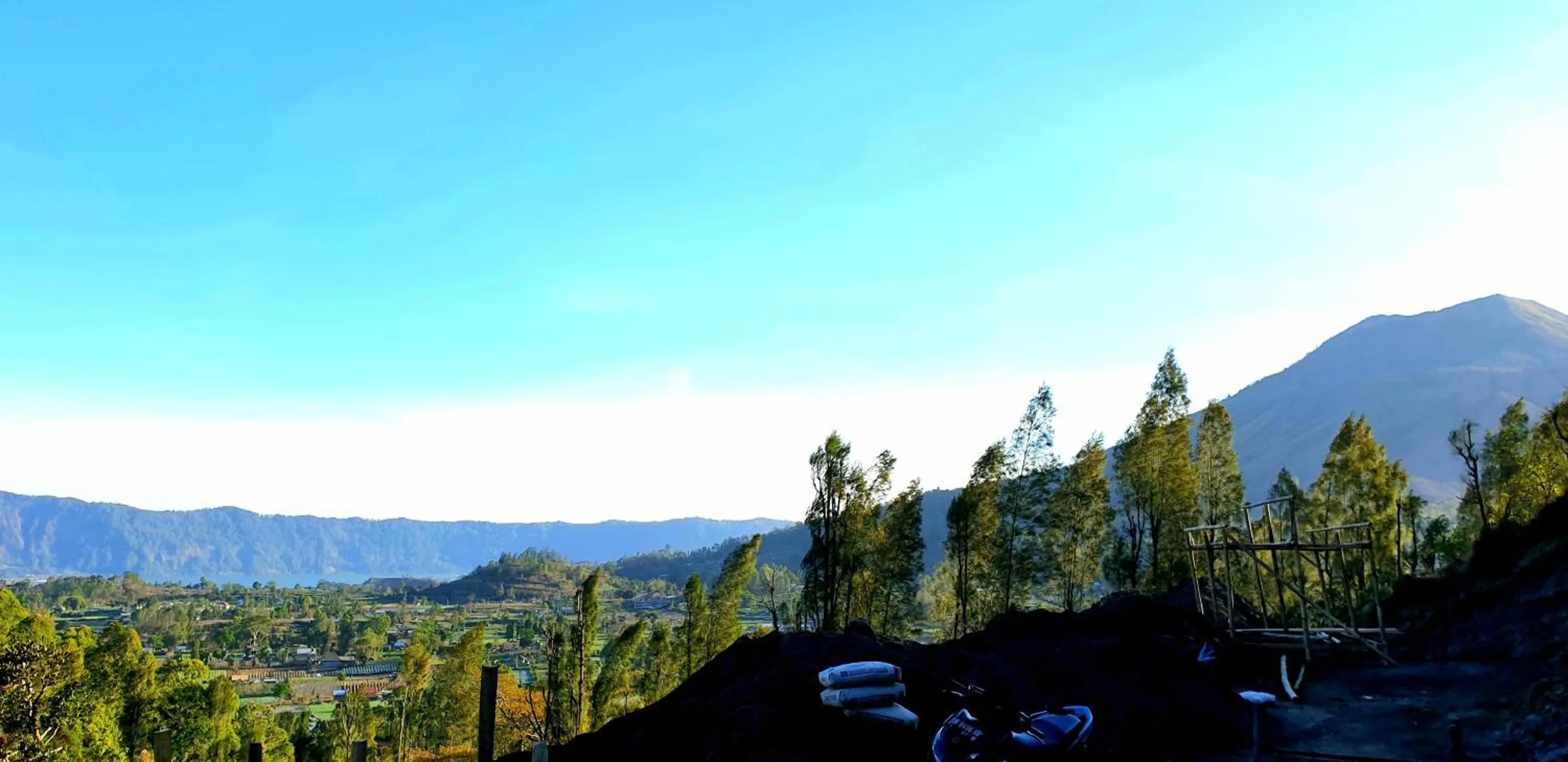 Neighbourhood in Volcano Lake View