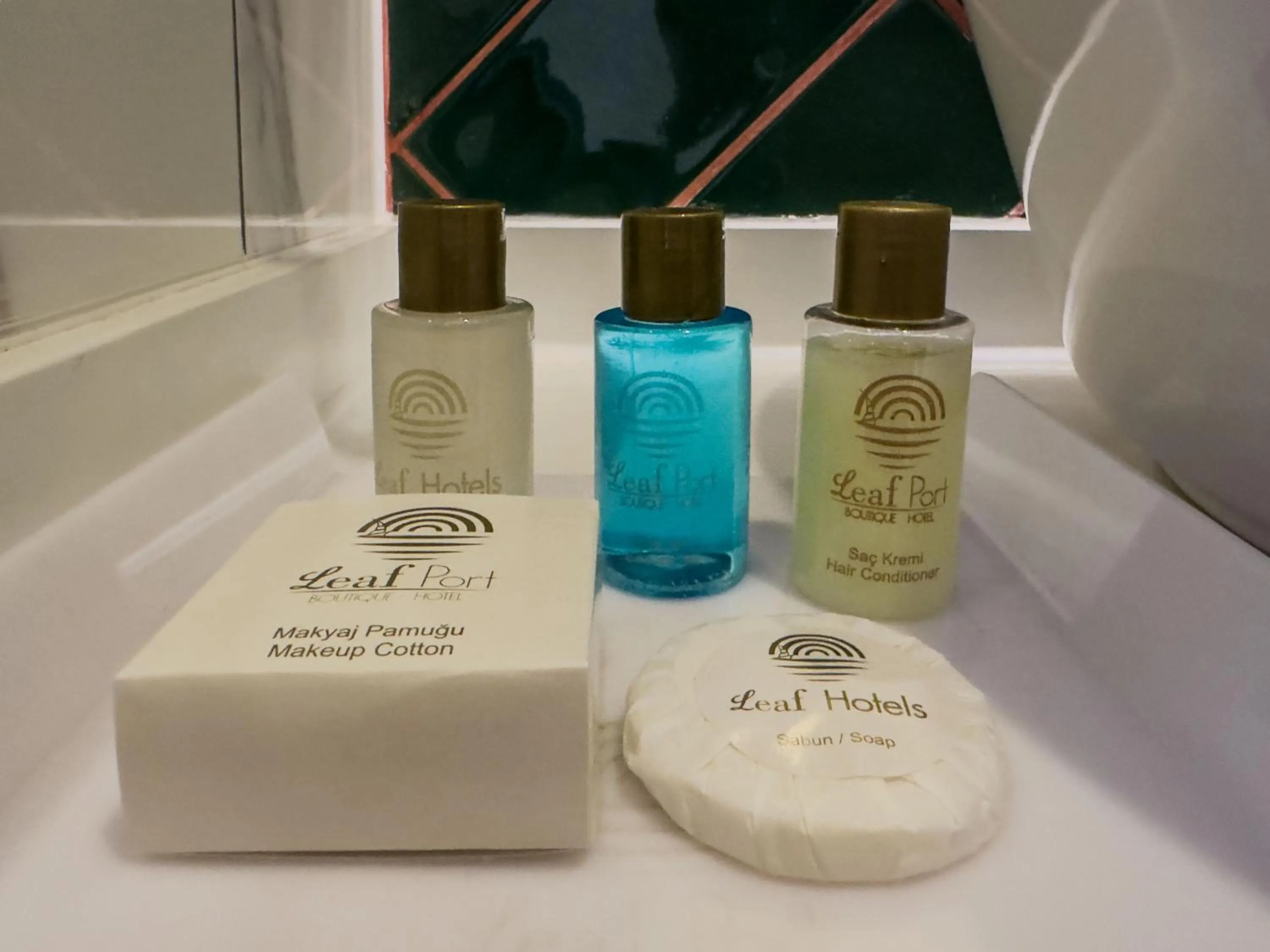 Bathroom in Leaf Port Hotel