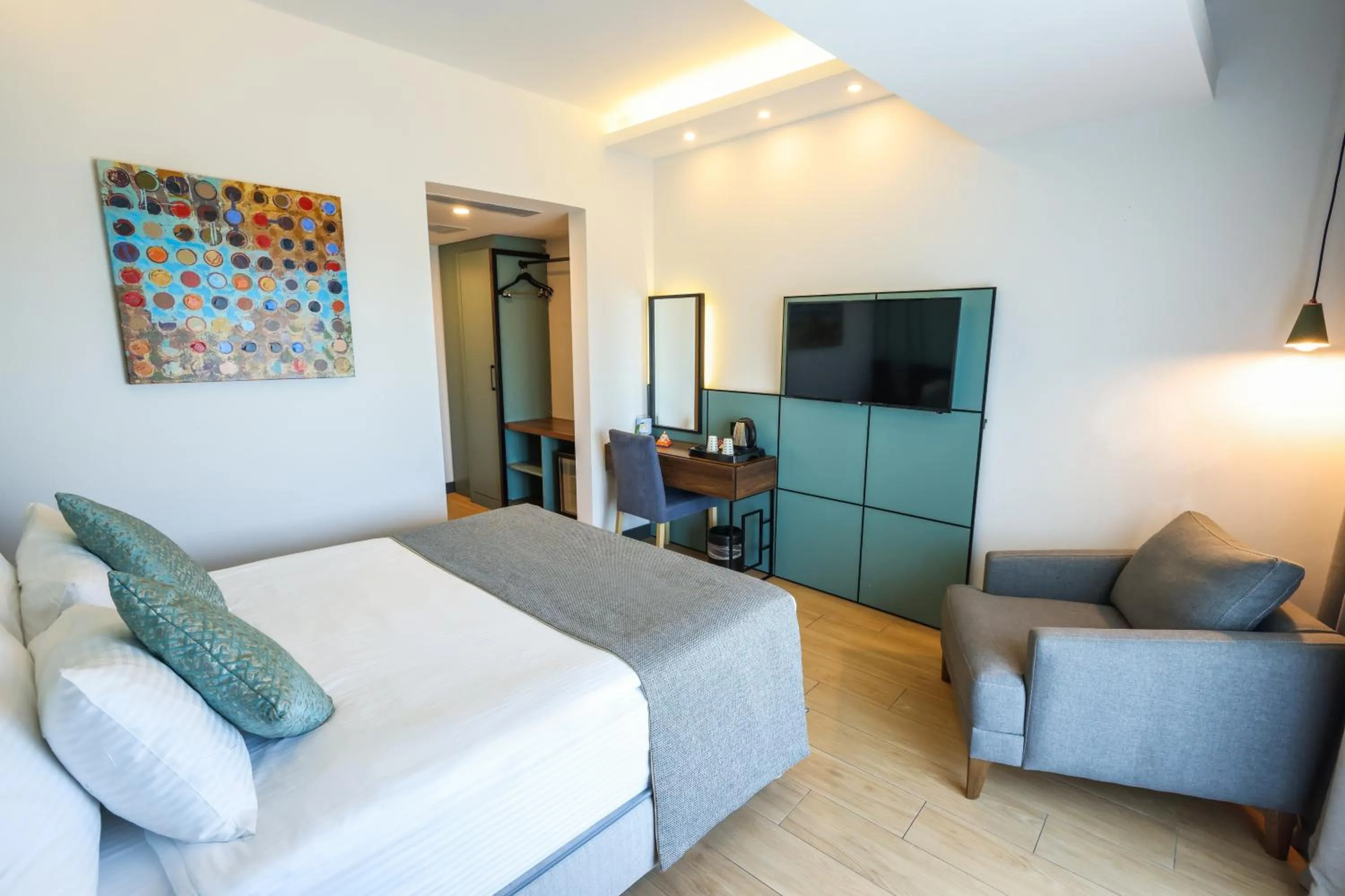 Bed in Leaf Port Hotel