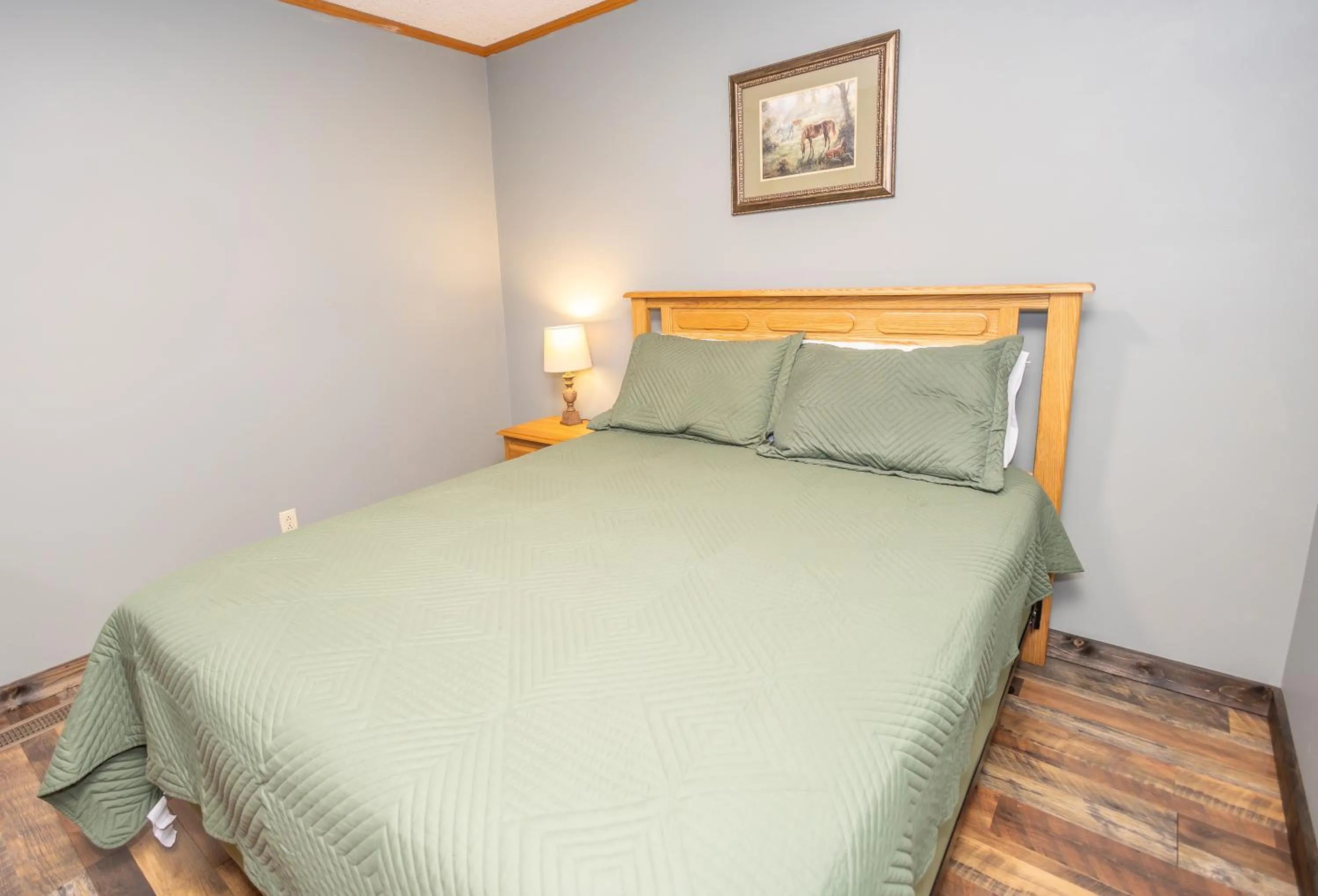 Bed in Springmaid Mountain Retreat & Stables