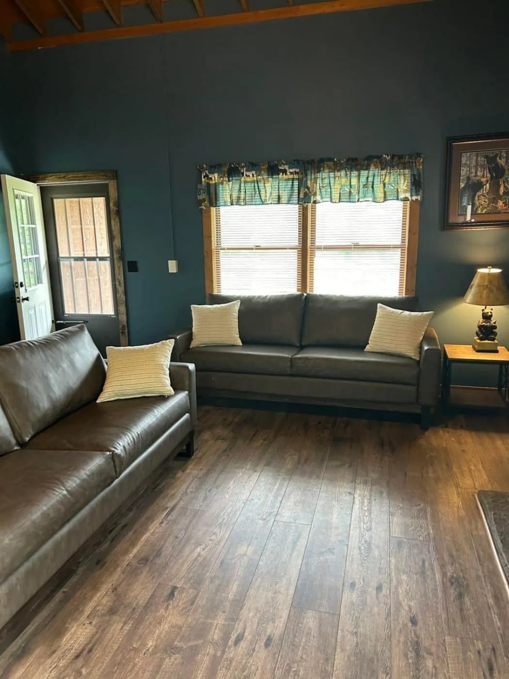 Living room in Springmaid Mountain Retreat & Stables