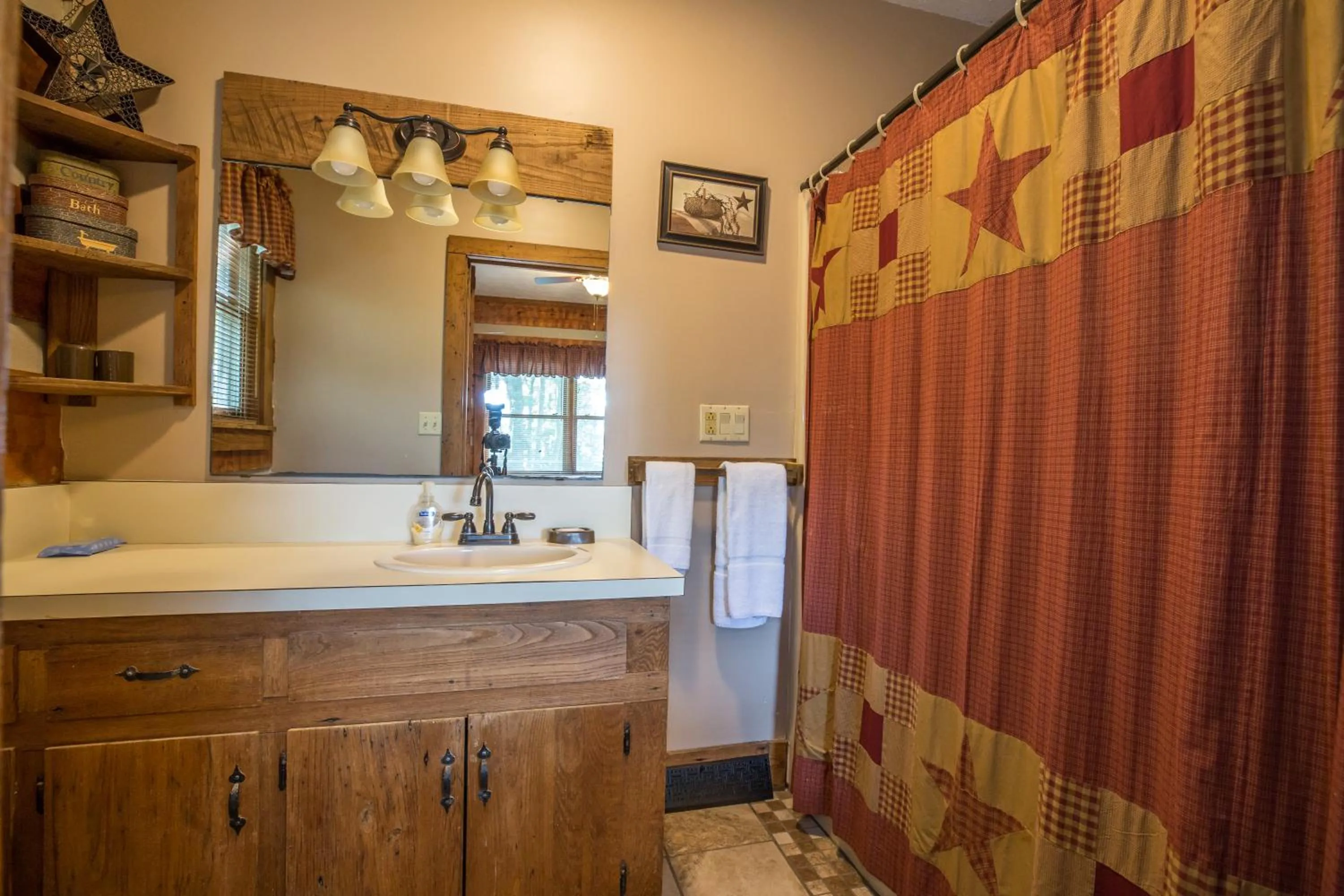 Bathroom in Springmaid Mountain Retreat & Stables
