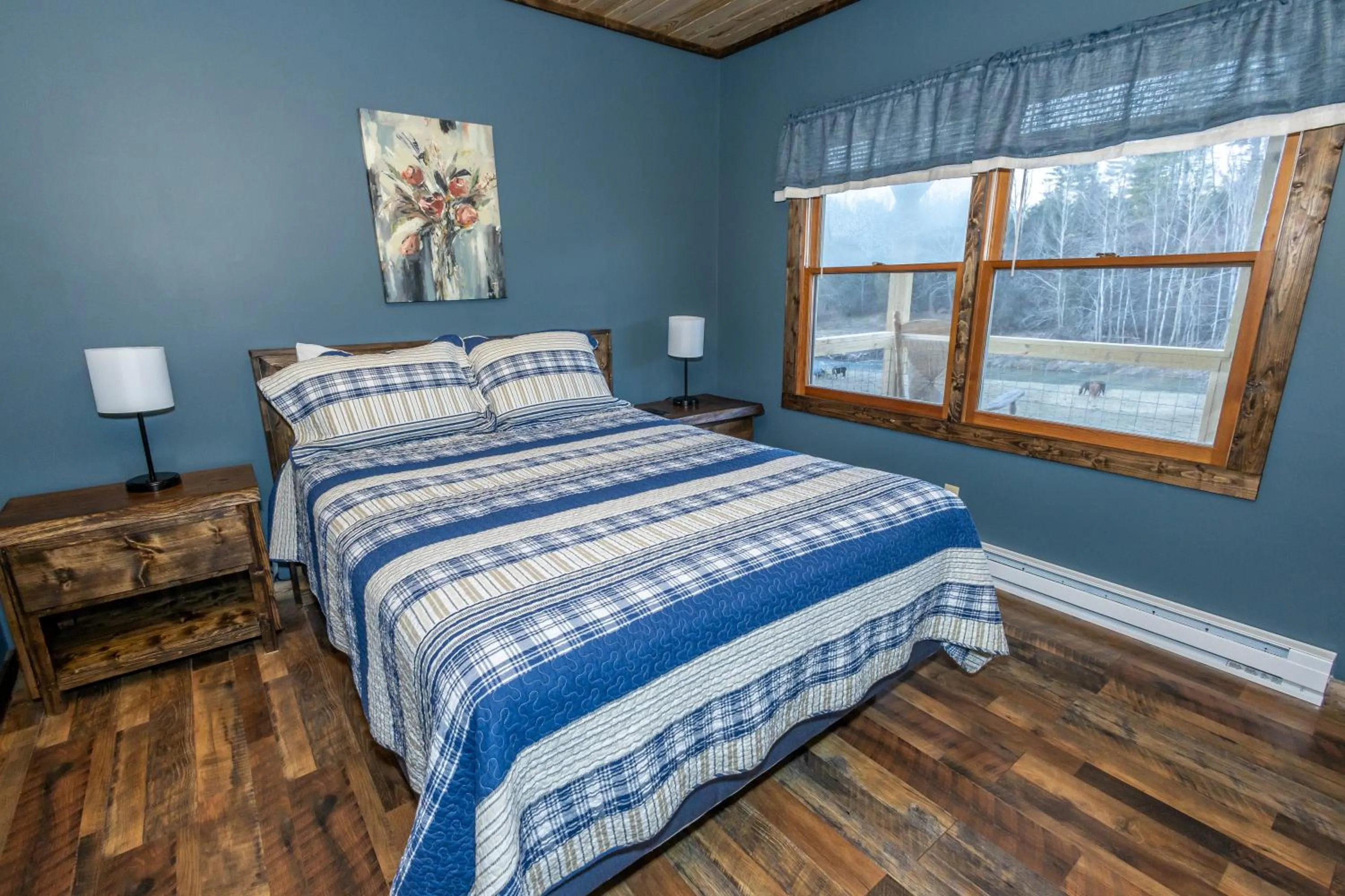 Bed in Springmaid Mountain Retreat & Stables