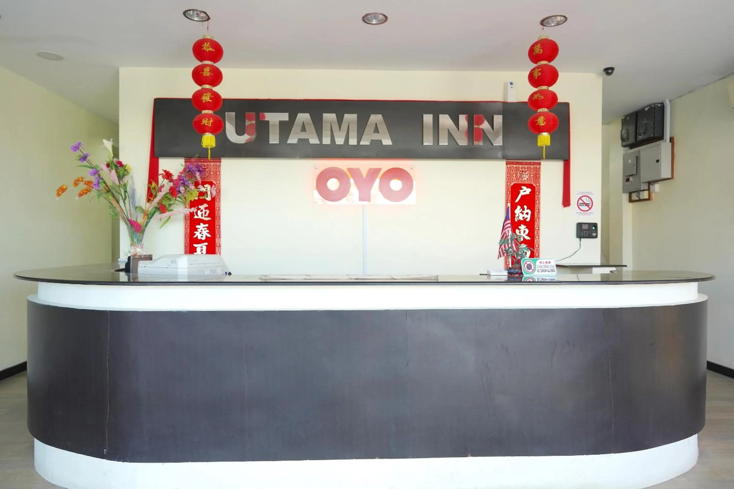 Lobby or reception in Hotel O Utama Inn