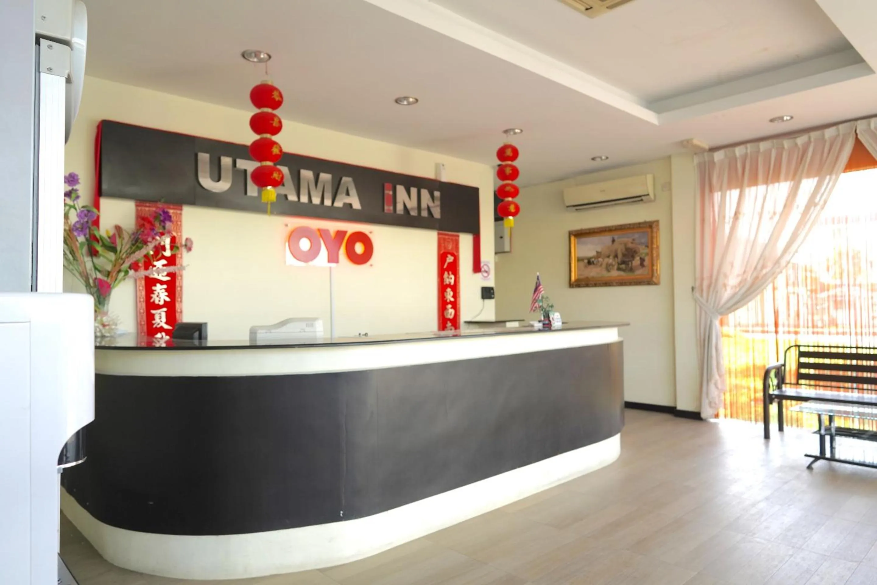 Lobby or reception in Hotel O Utama Inn
