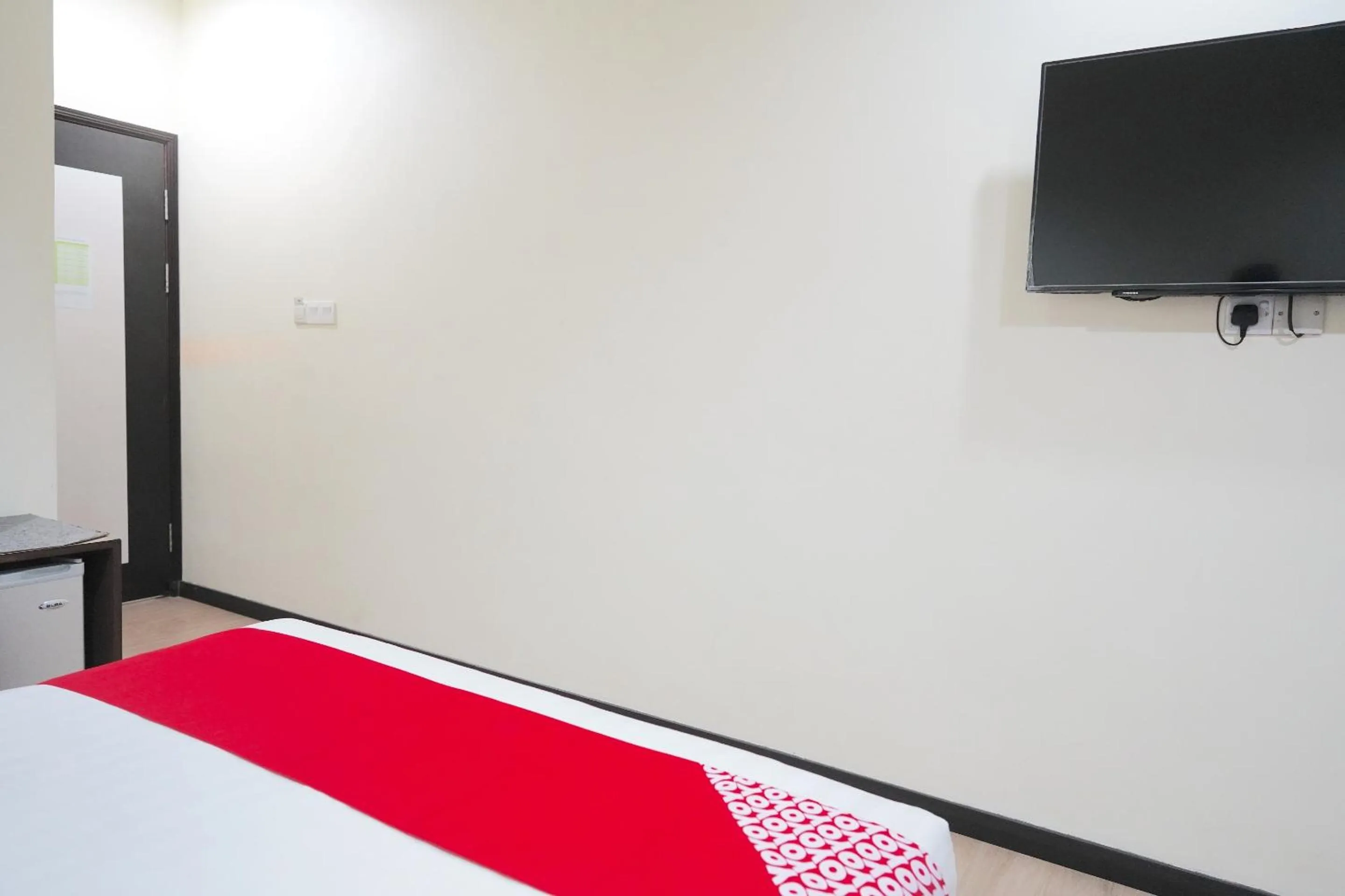 Bedroom, Bed in Hotel O Utama Inn