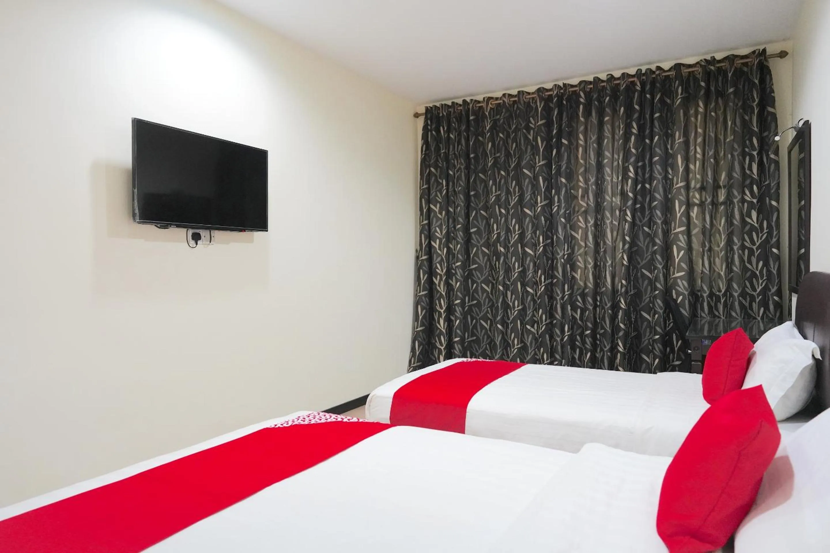 Bedroom, Bed in Hotel O Utama Inn