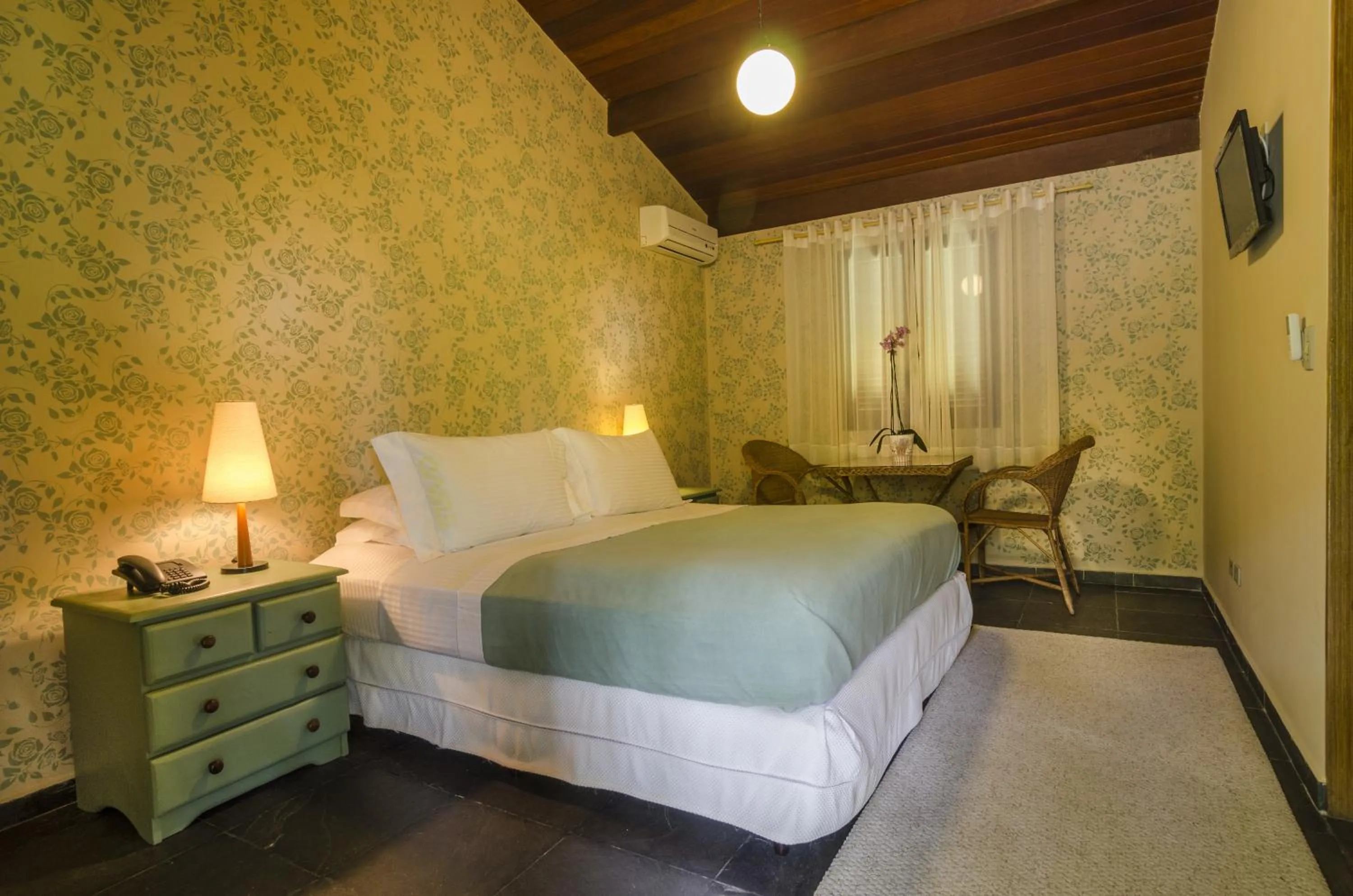 Photo of the whole room, Bed in Oasis Hotel Spa