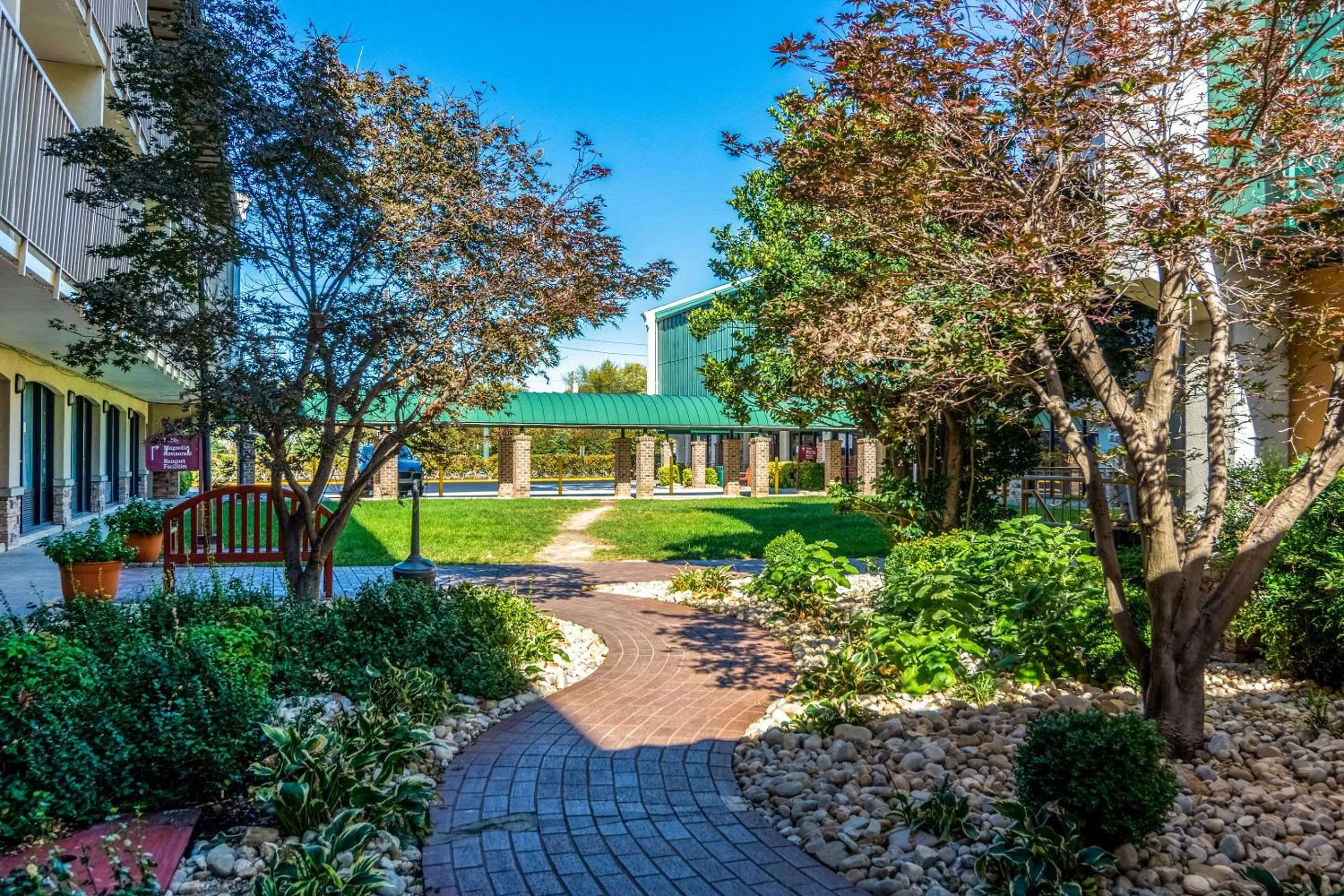 On site, Property Building in Rodeway Inn Central