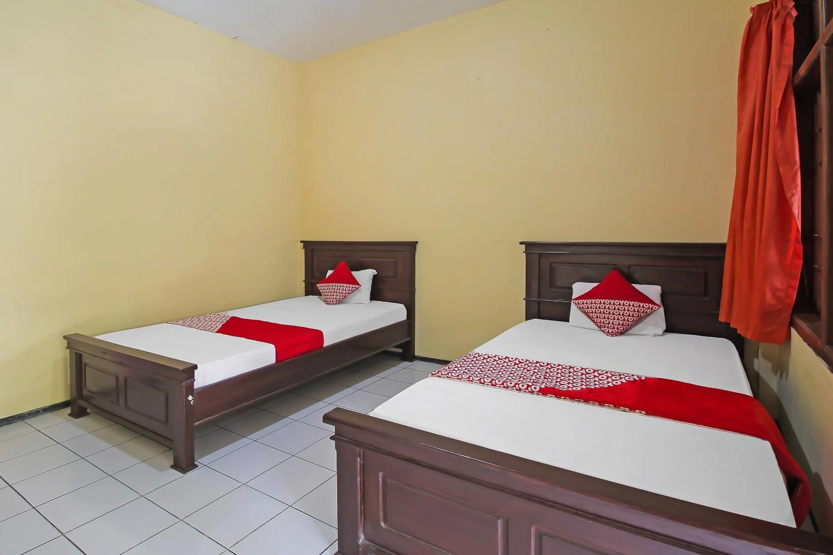 Bedroom, Bed in OYO 1984 Hotel Istana Family Syariah