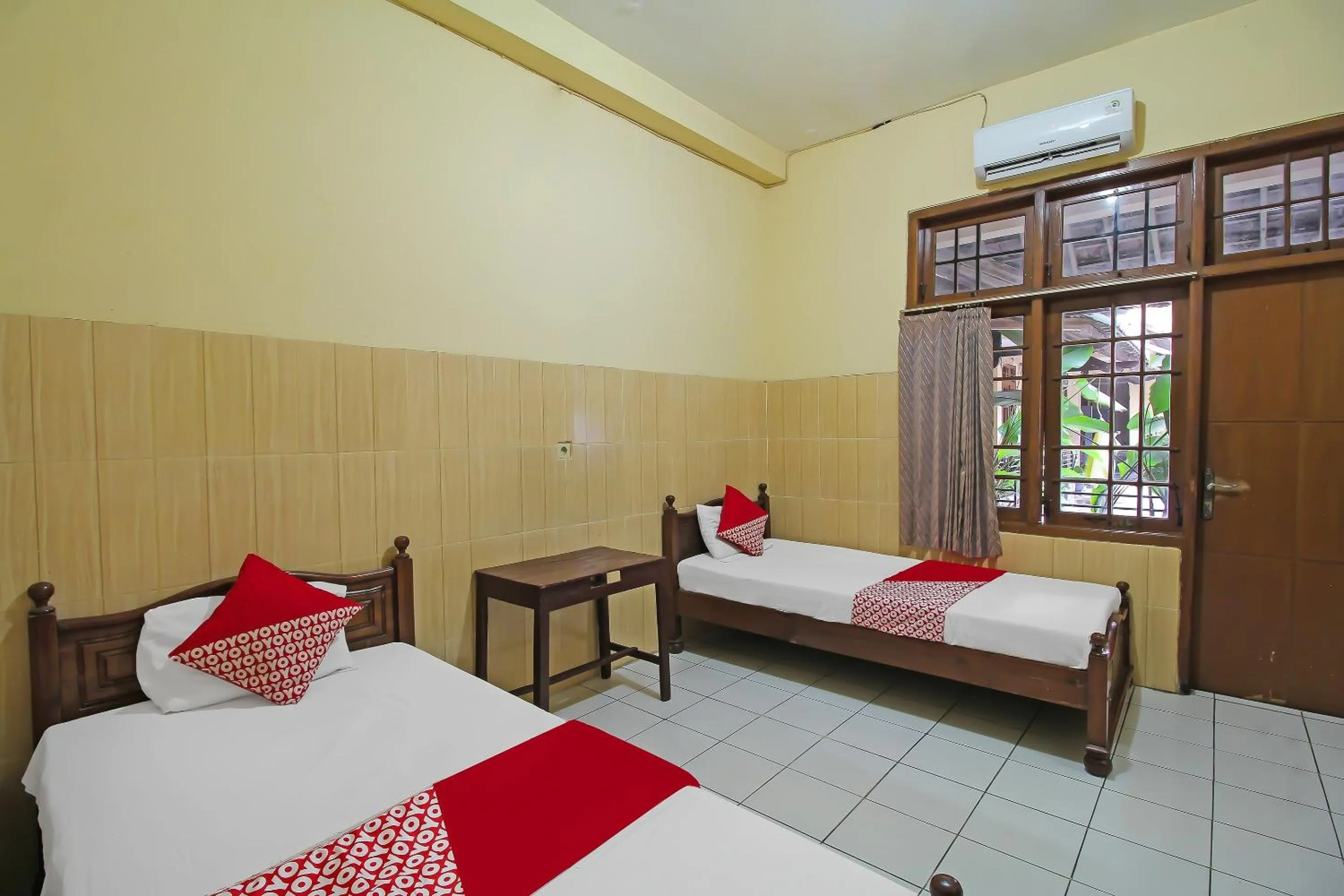 Bedroom, Bed in OYO 1984 Hotel Istana Family Syariah