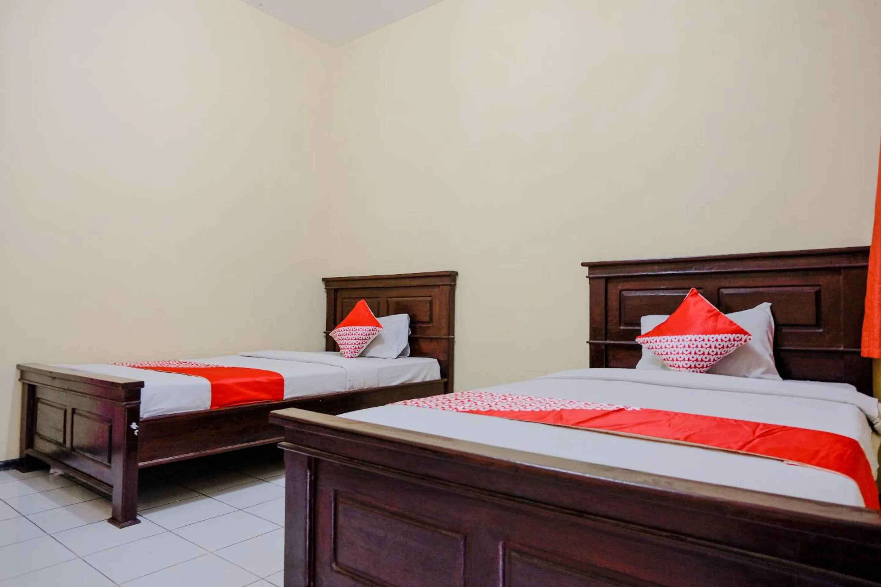 Standard Twin Room in OYO 1984 Hotel Istana Family Syariah