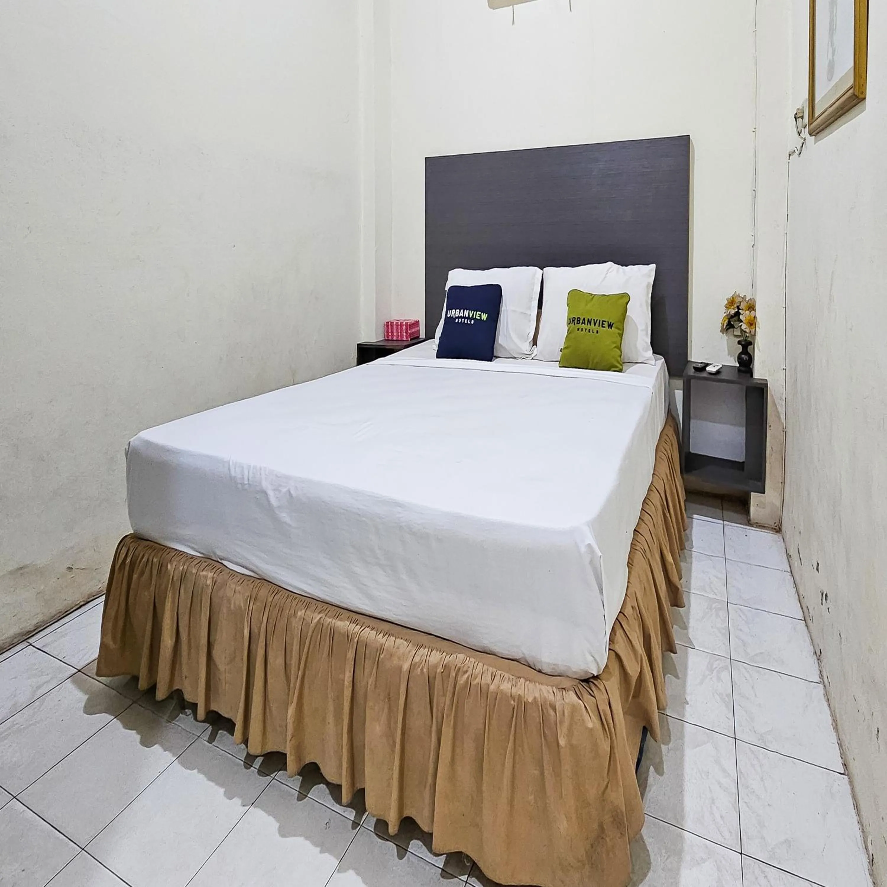 Bedroom, Bed in Urbanview Hotel Kharisma Banjarmasin