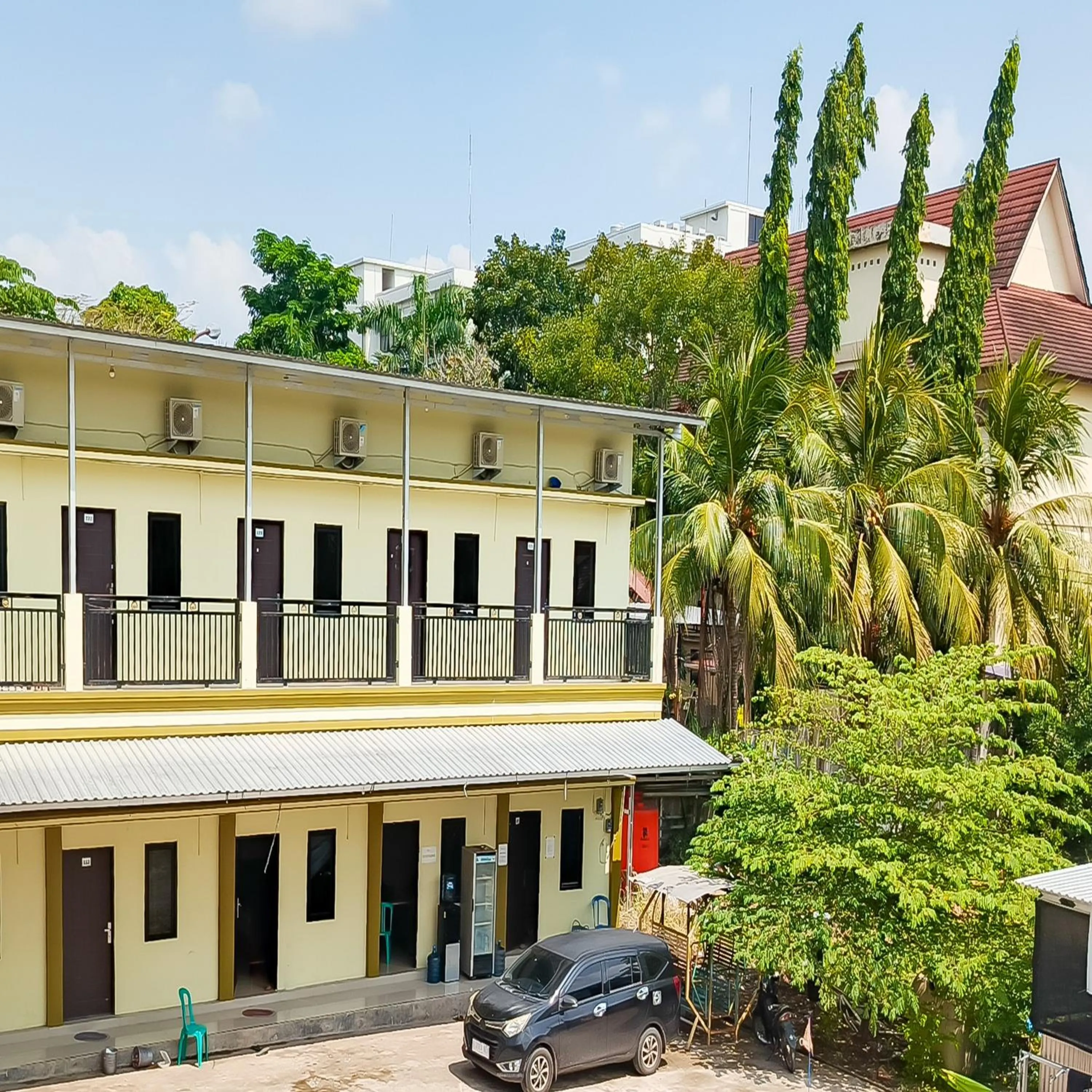 Facade/entrance in Urbanview Hotel Kharisma Banjarmasin