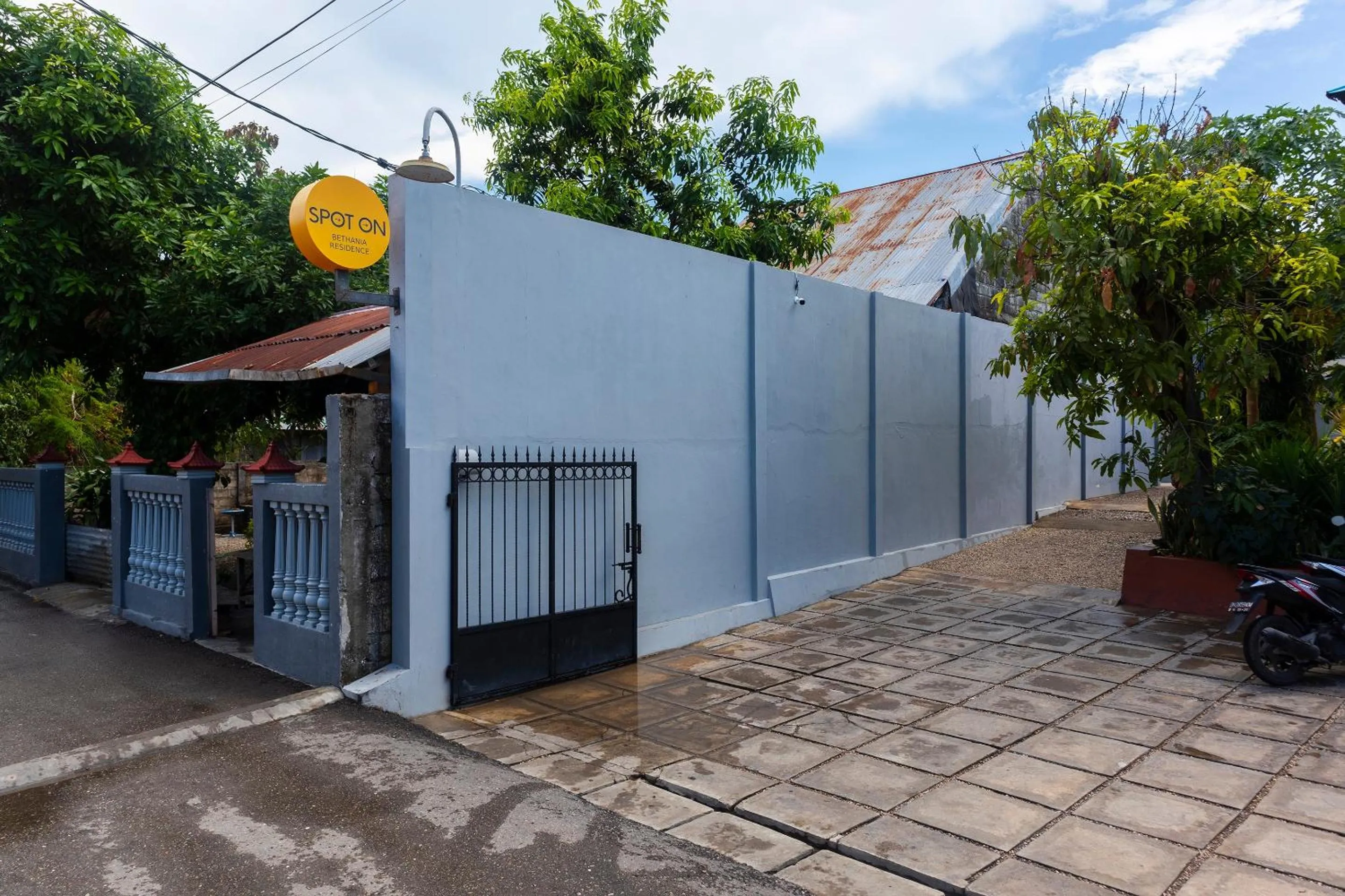 Facade/entrance in SPOT ON 2063 Bethania Residence