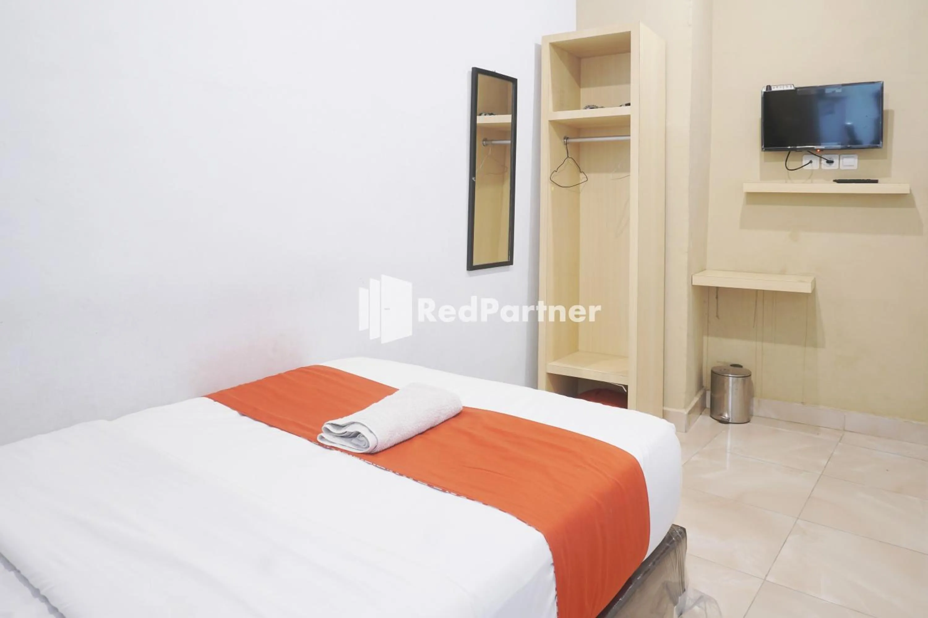 Bedroom, Bed in Tassa Homestay Syariah Mitra RedDoorz