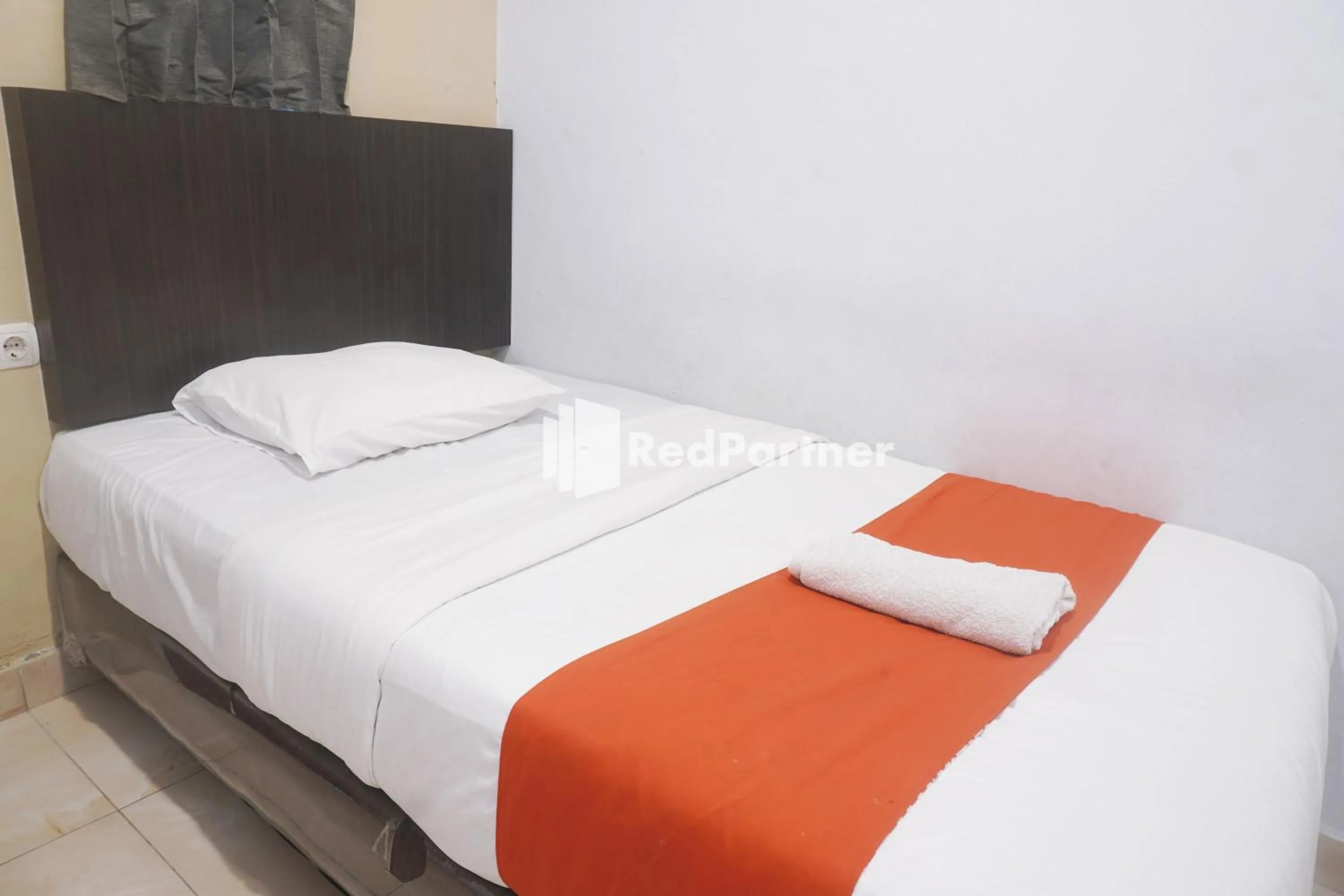 Bedroom, Bed in Tassa Homestay Syariah Mitra RedDoorz