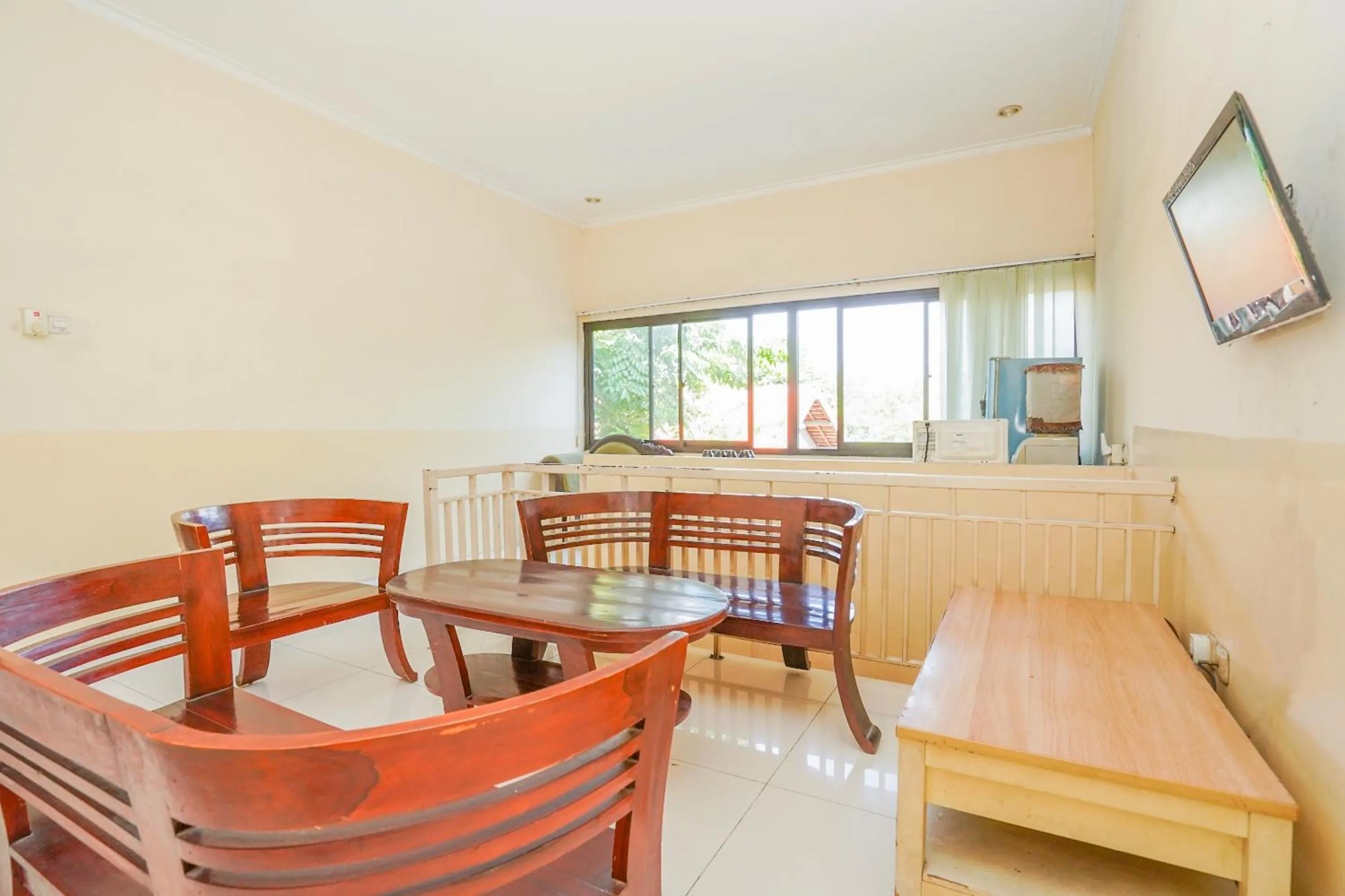 Area and facilities, Dining Area in OYO 1956 Kana Family Residence