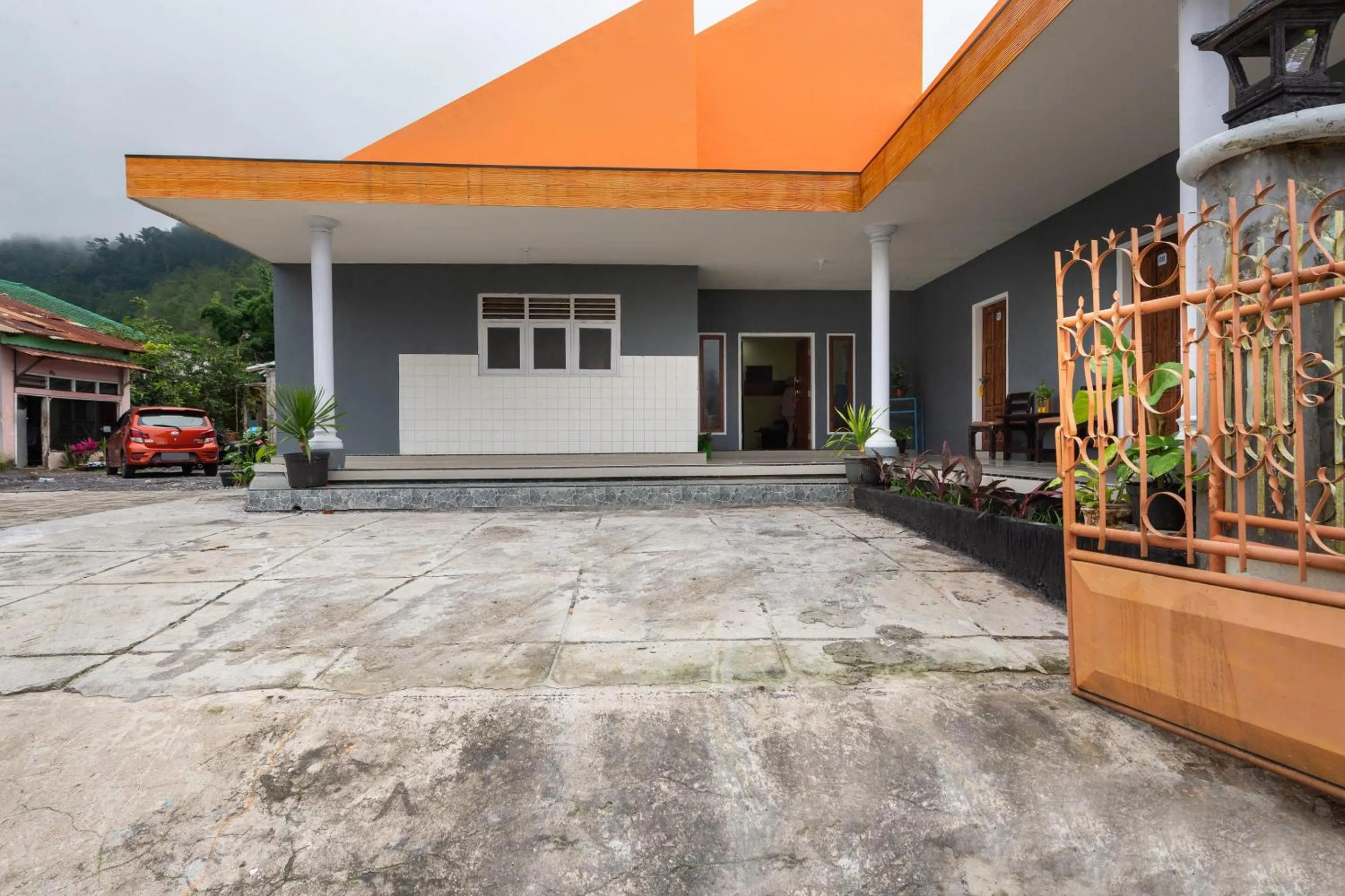 Facade/entrance in Hotel O Bromo Hill