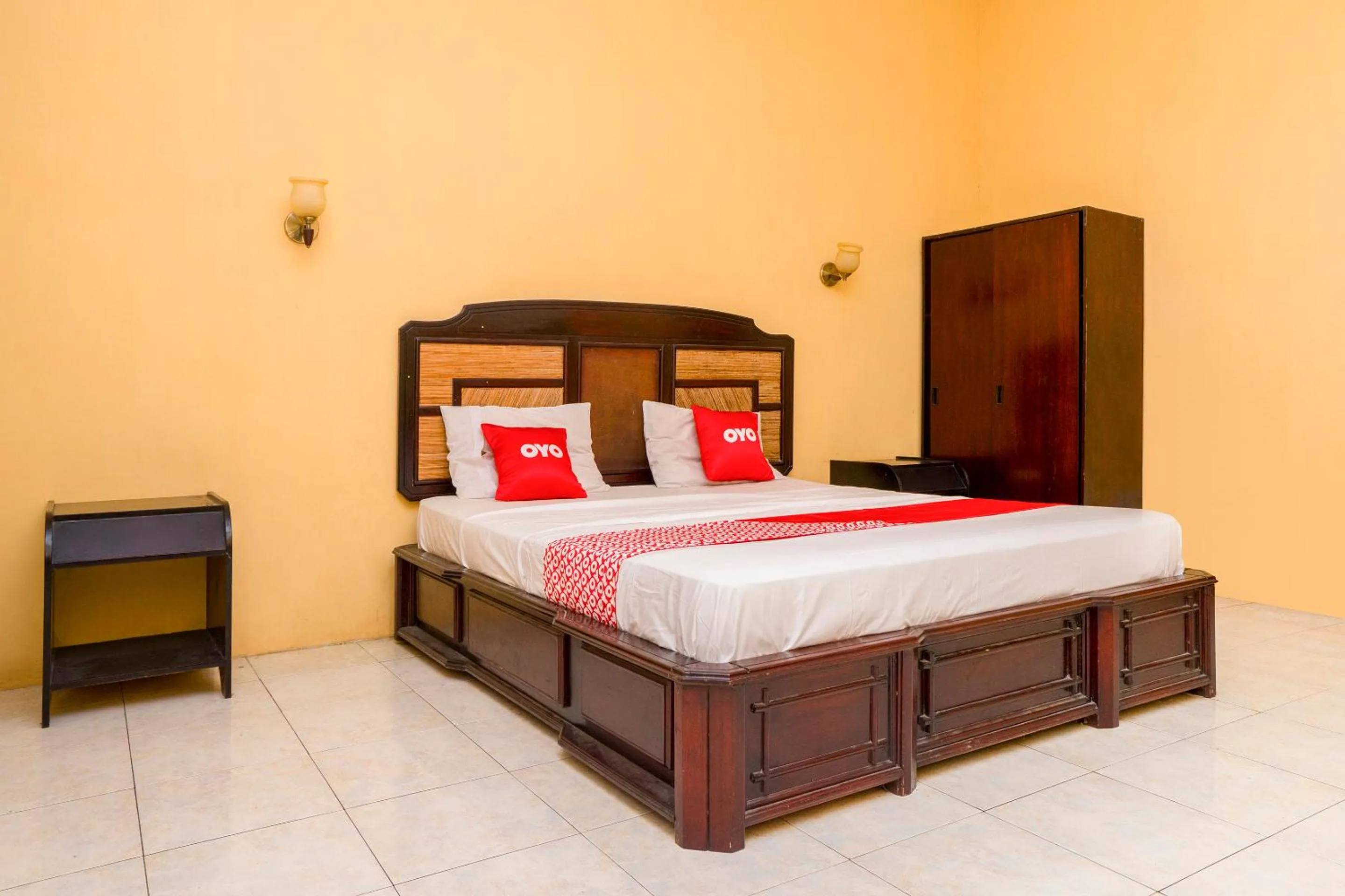 Bedroom in OYO 1989 Hotel Pelangi Harapan