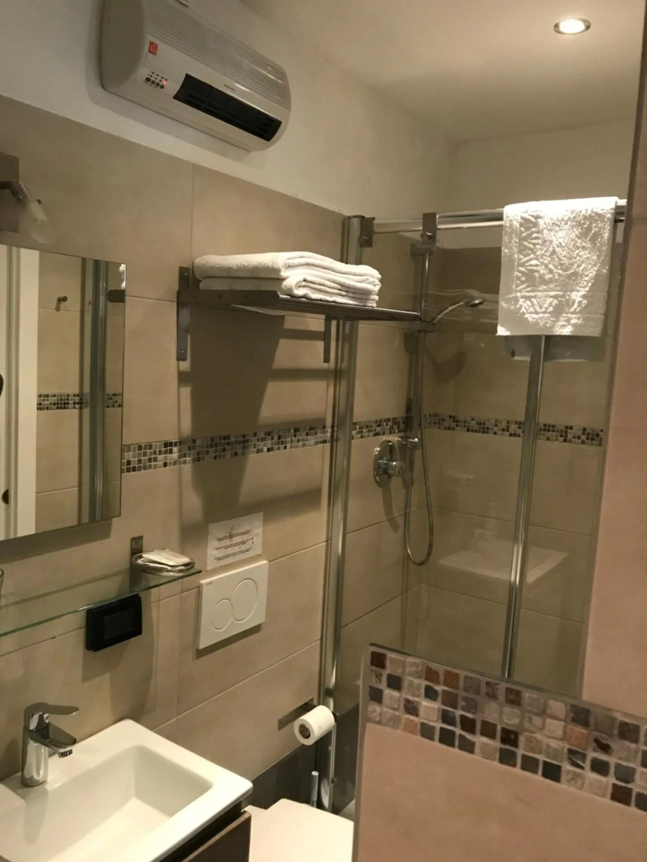 Bathroom in AL CAMPANIEL BED AND BREAKFAST