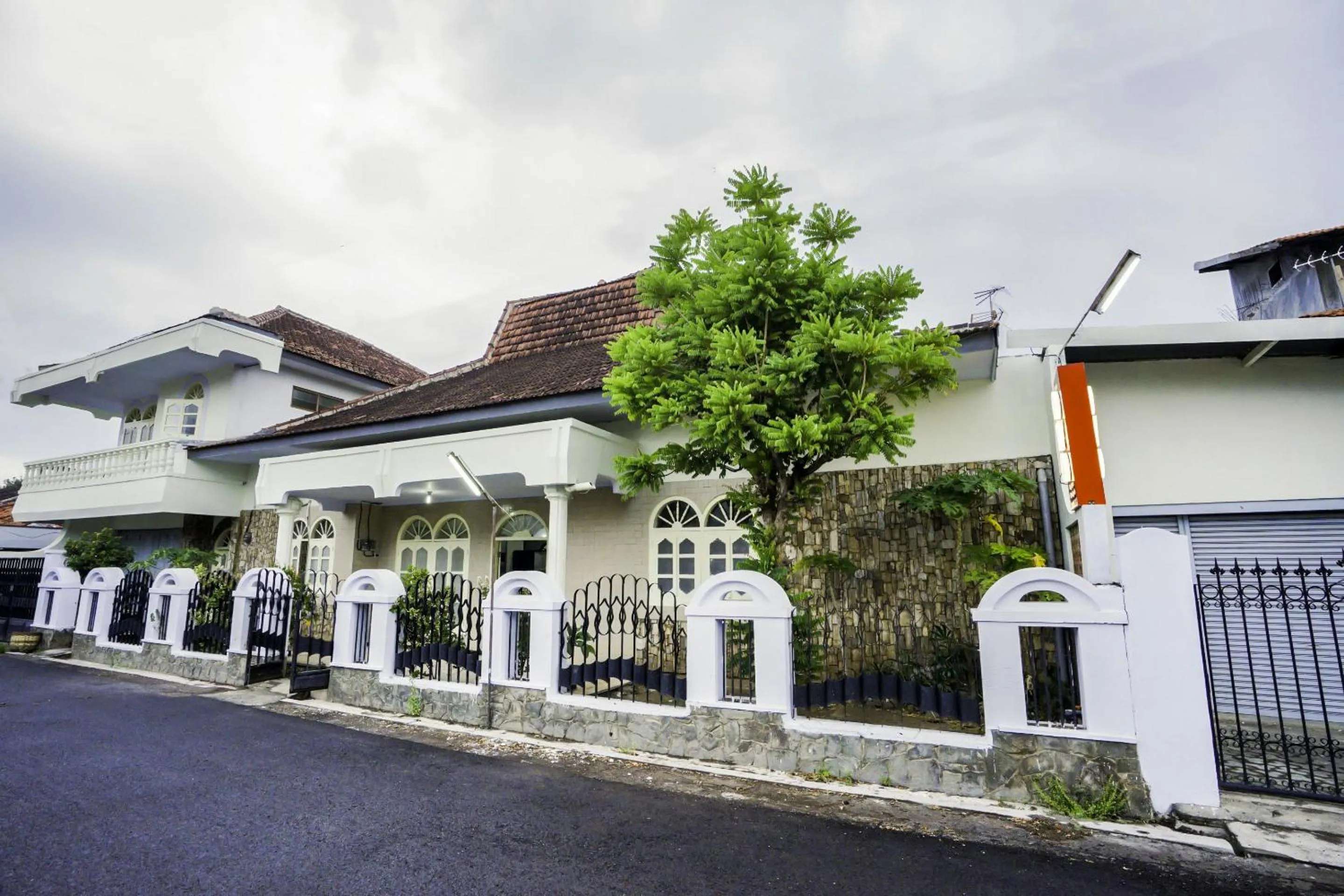 Facade/entrance in Hotel O Penginapan Bidara Syariah