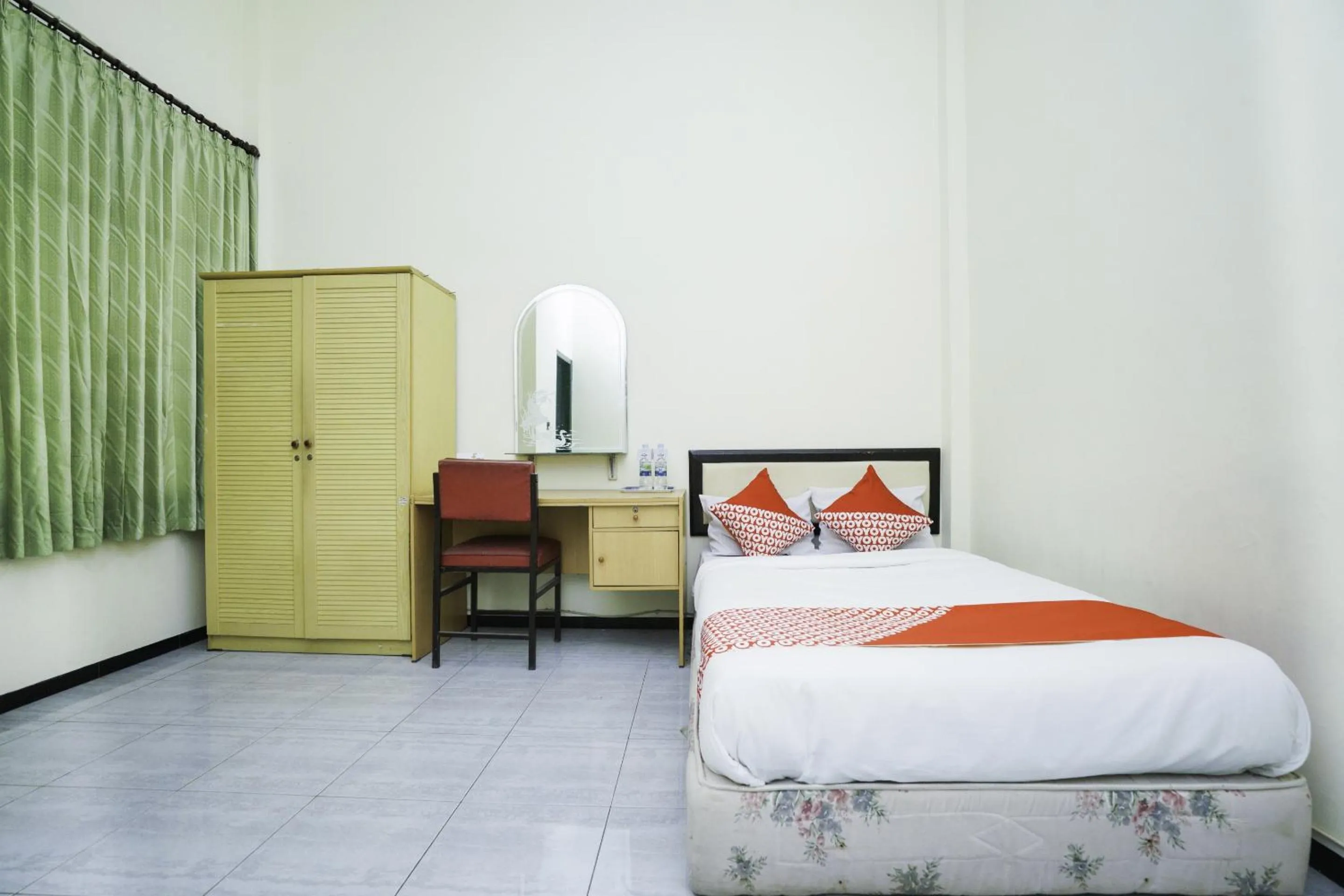 Standard Double Room in Hotel O Penginapan Bidara Syariah
