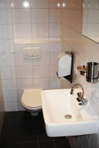 Toilet in Hotel de Markt