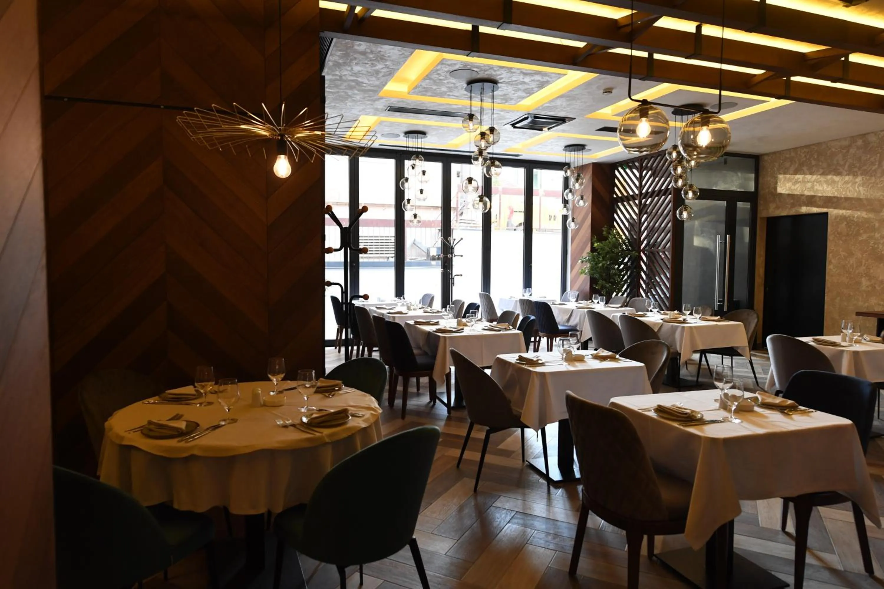 Restaurant/places to eat in Hammeum Hotel