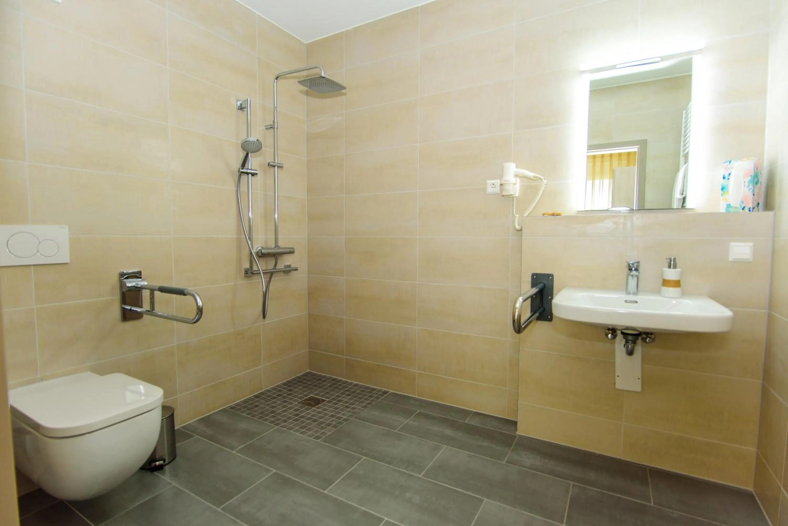 Shower in Hotel Filderhof Reutlingen