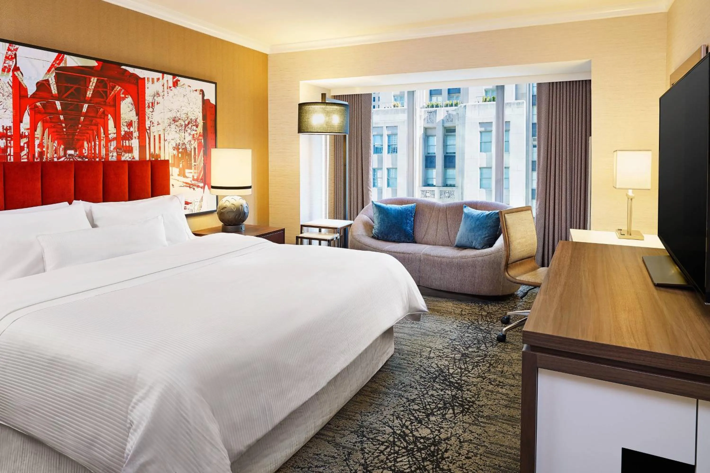 Photo of the whole room, Bed in The Westin Michigan Avenue Chicago