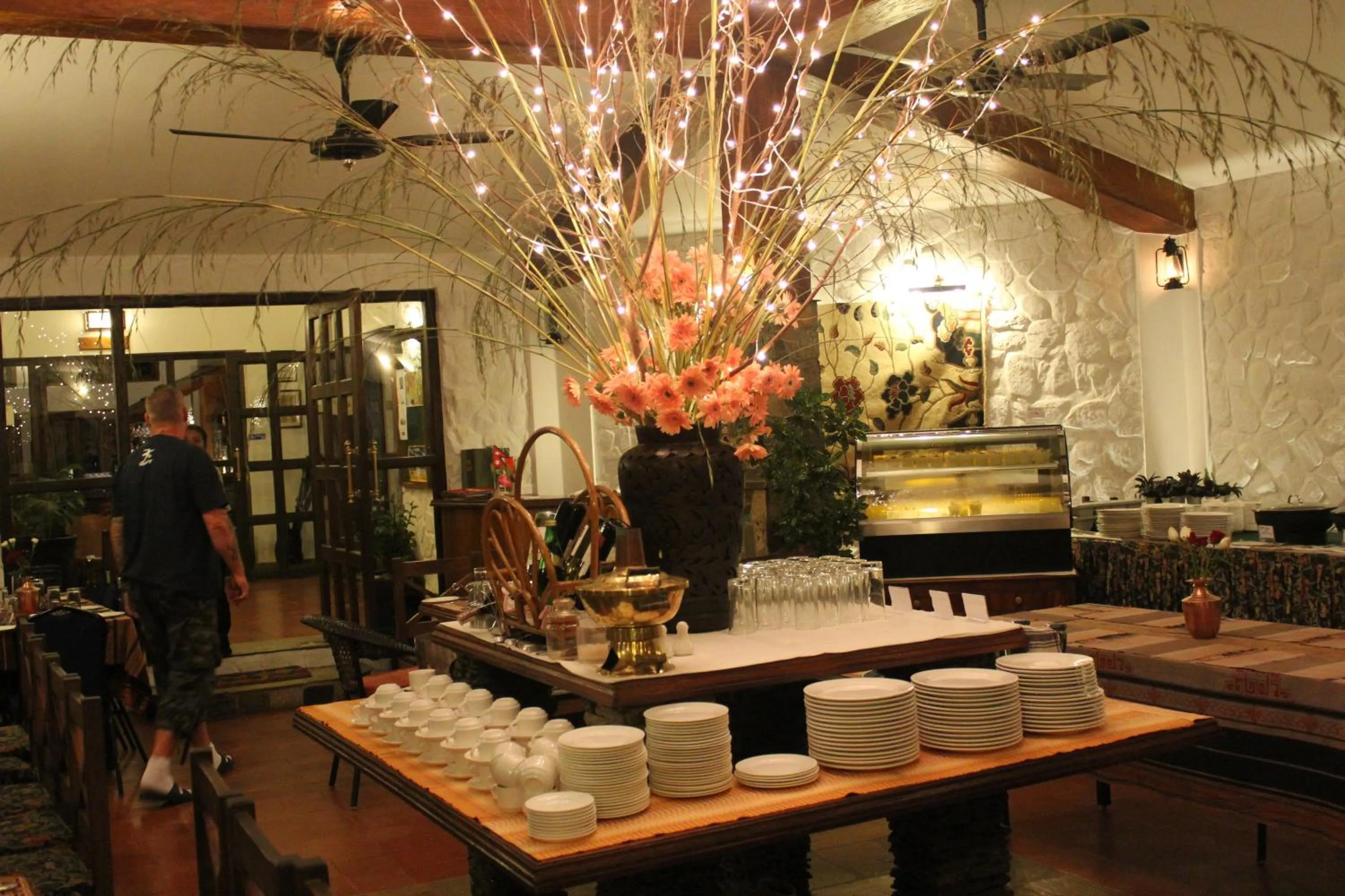 Restaurant/places to eat in The Begnas Lake Resort & Villas