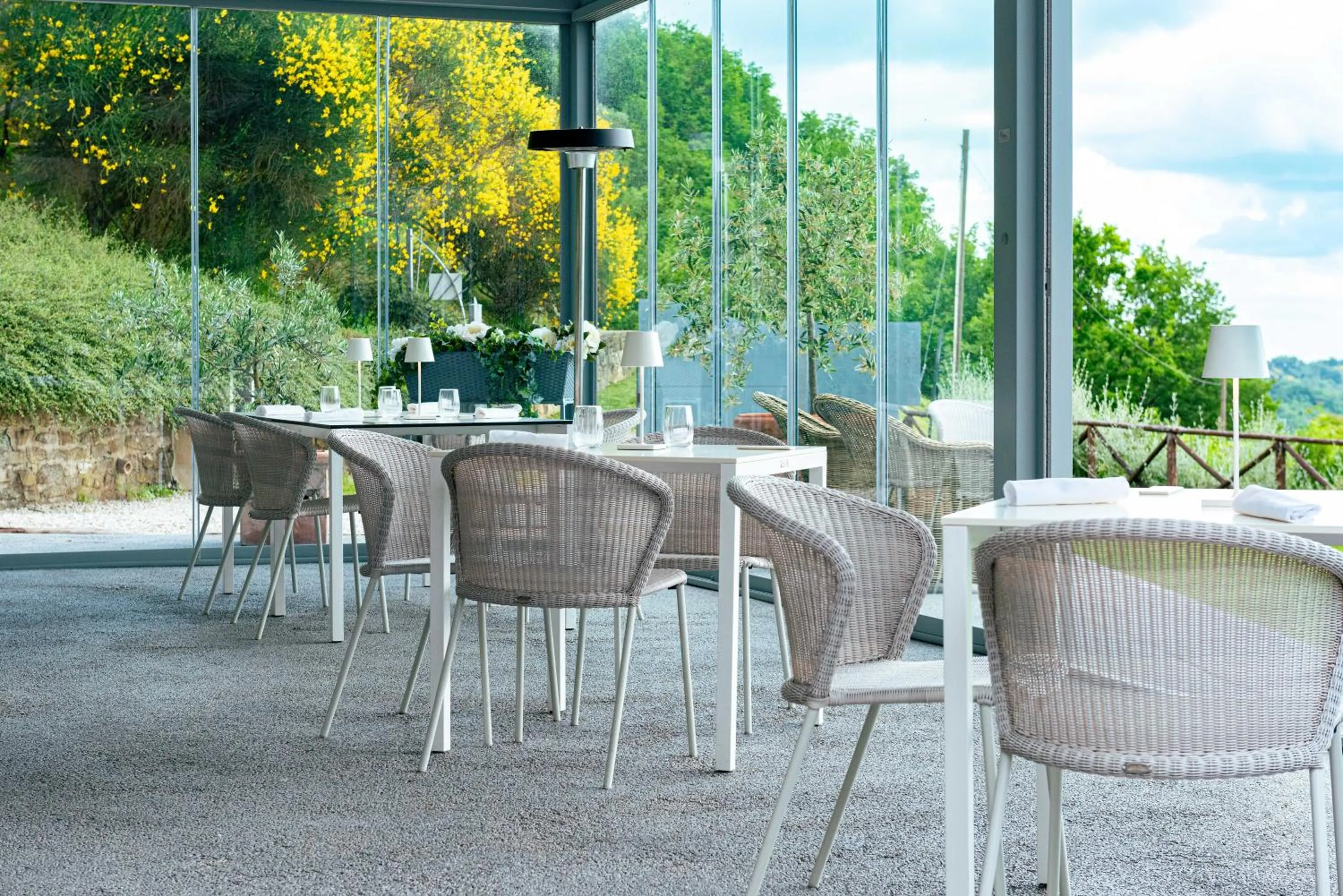 Restaurant/places to eat in Nikis Resort