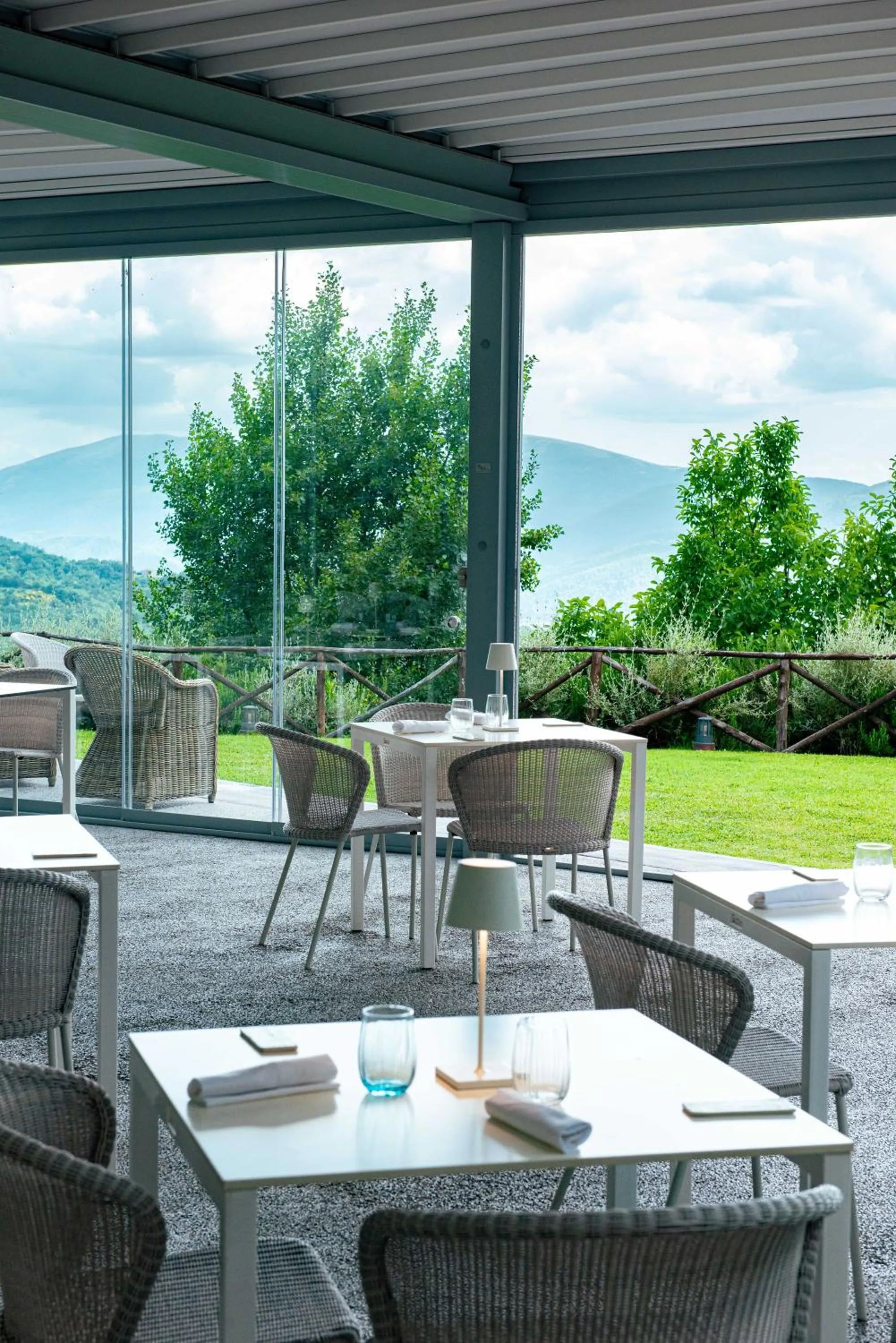 Restaurant/places to eat in Nikis Resort