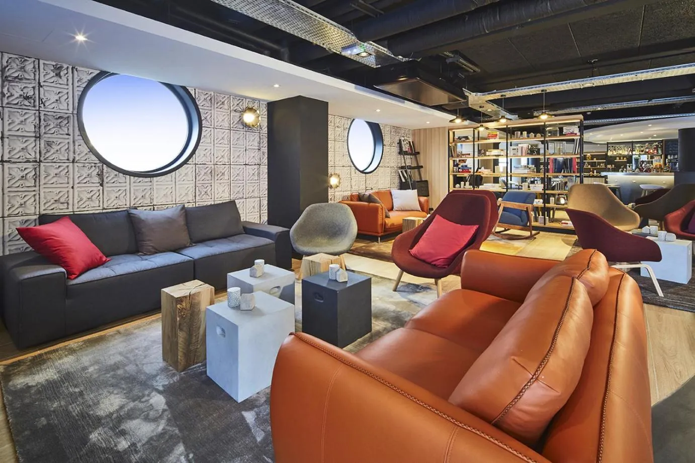 Library in Radisson Hotel Paris Le Bourget