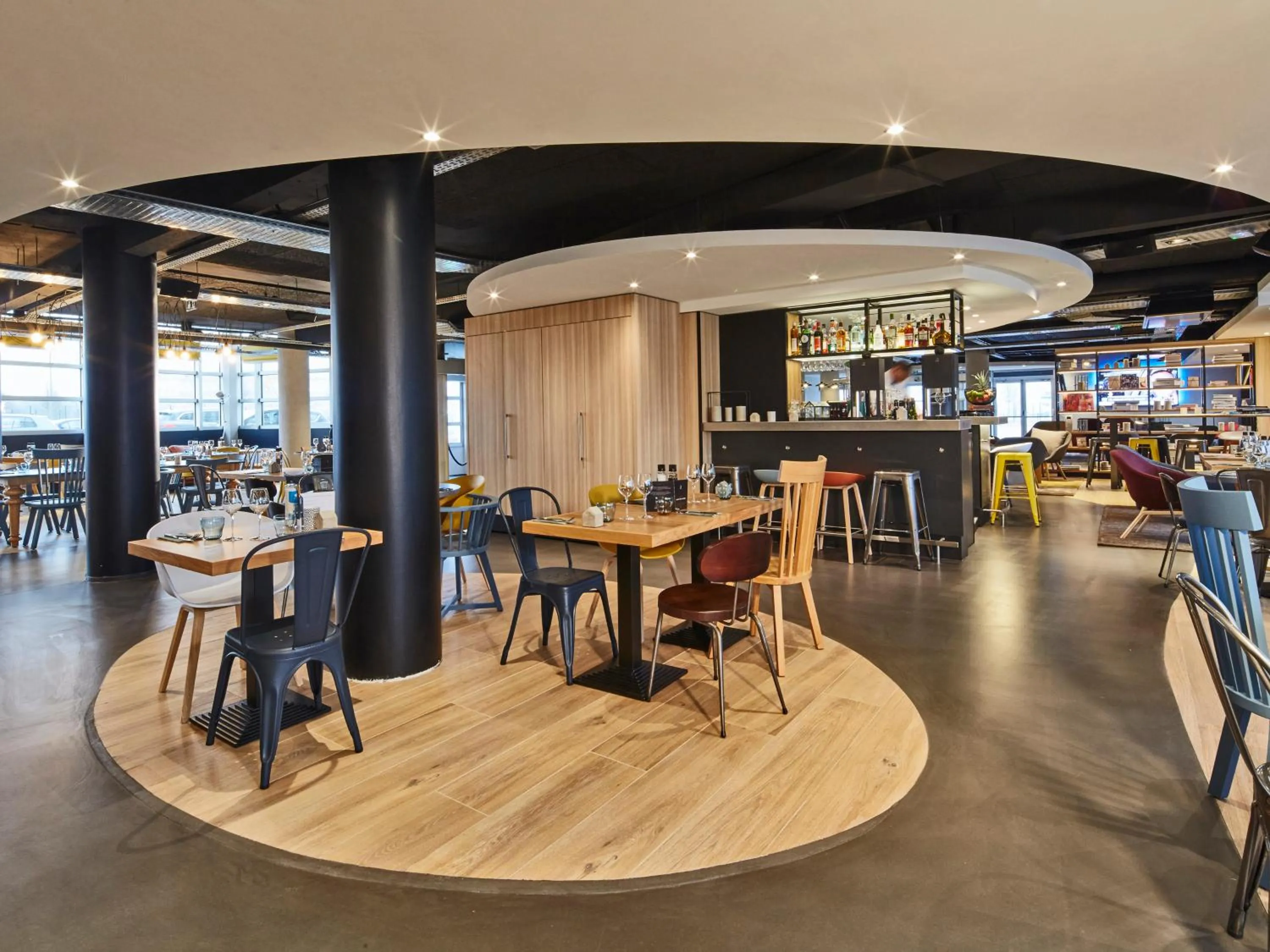 Restaurant/places to eat in Radisson Hotel Paris Le Bourget