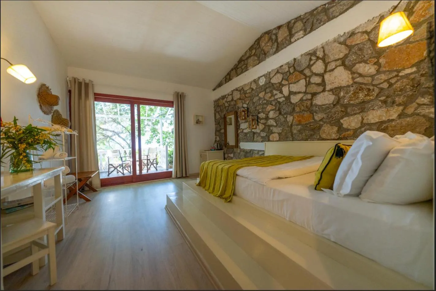 Bedroom, Bed in Nautical Hotel