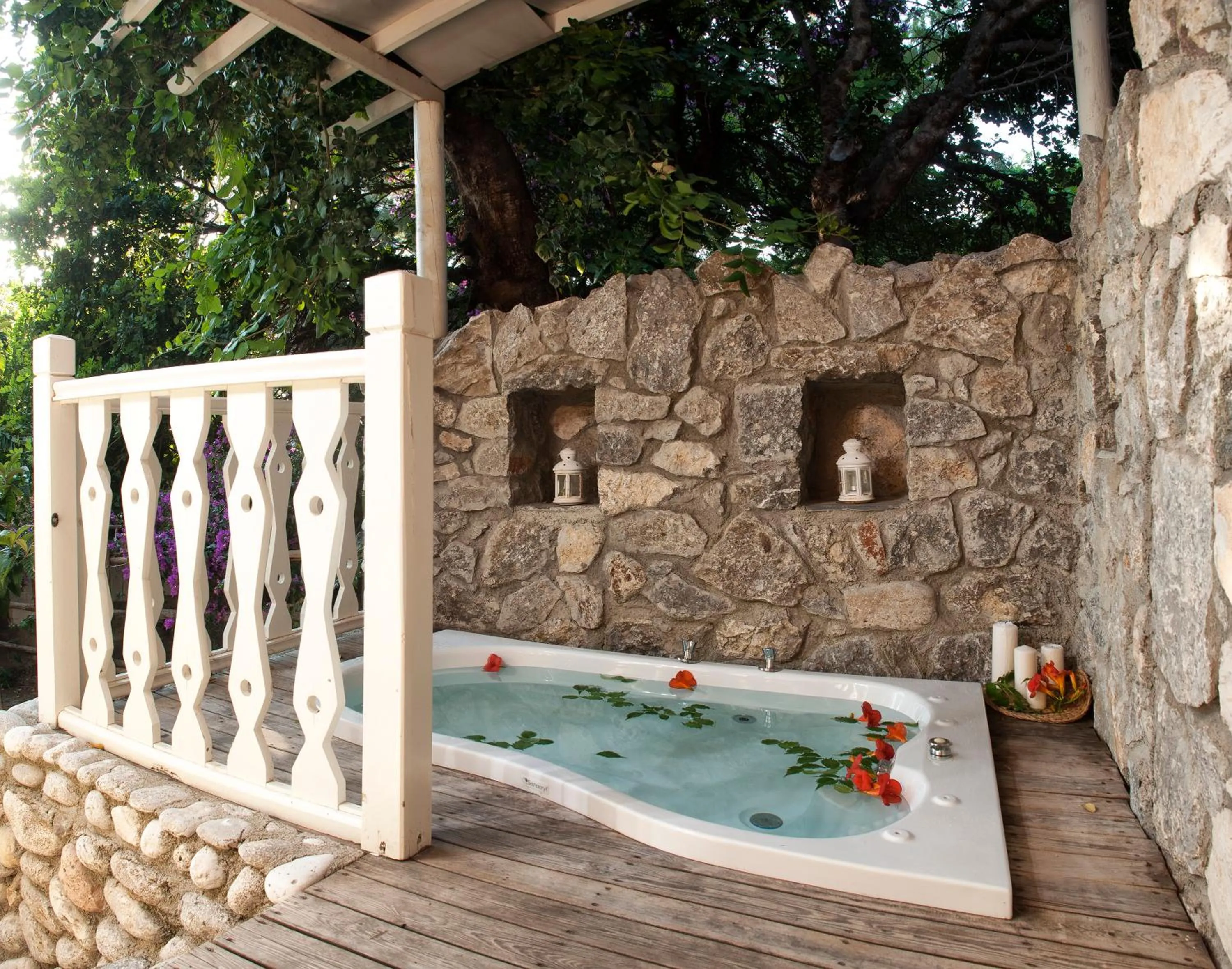 Hot Tub in Nautical Hotel