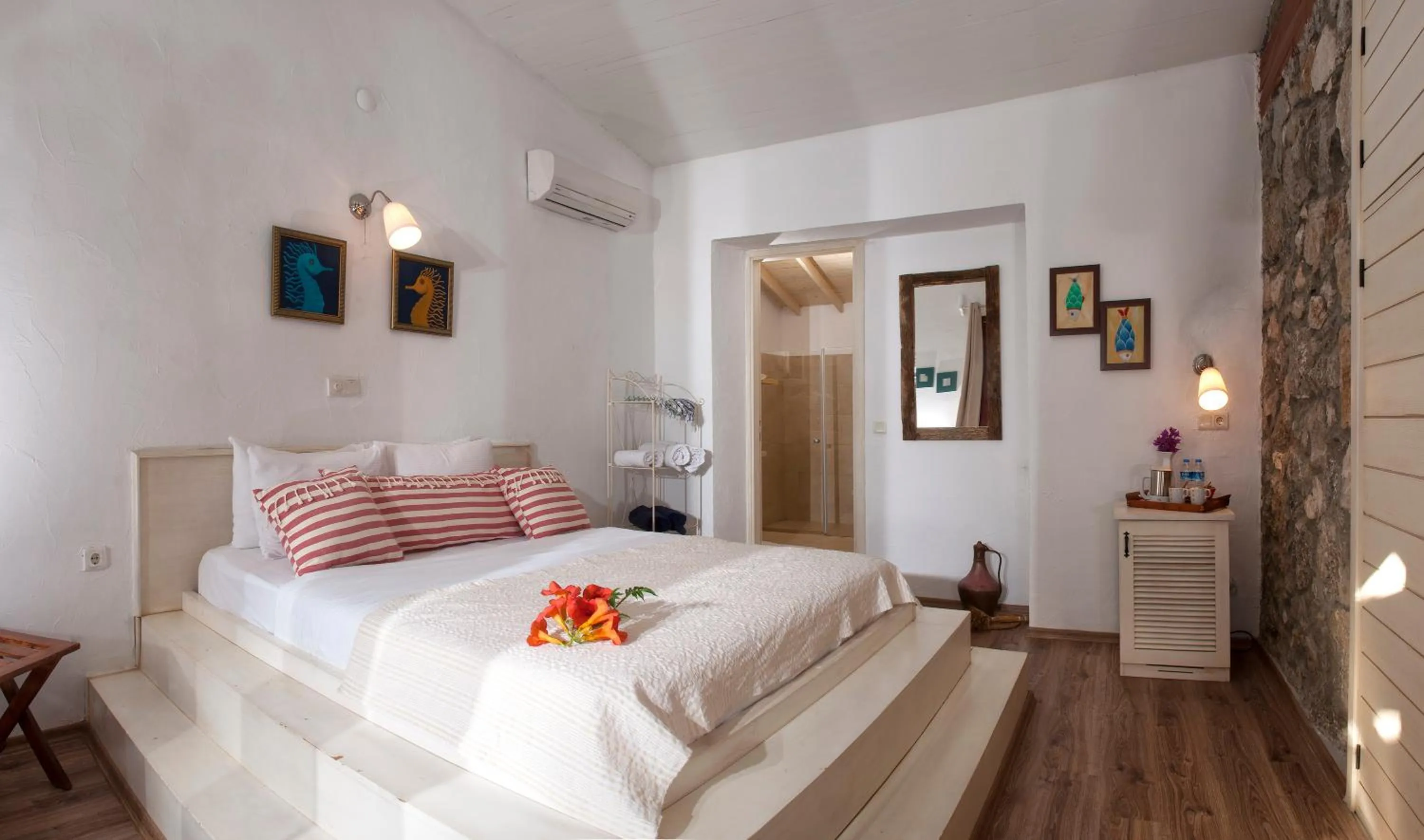 Bedroom, Bed in Nautical Hotel