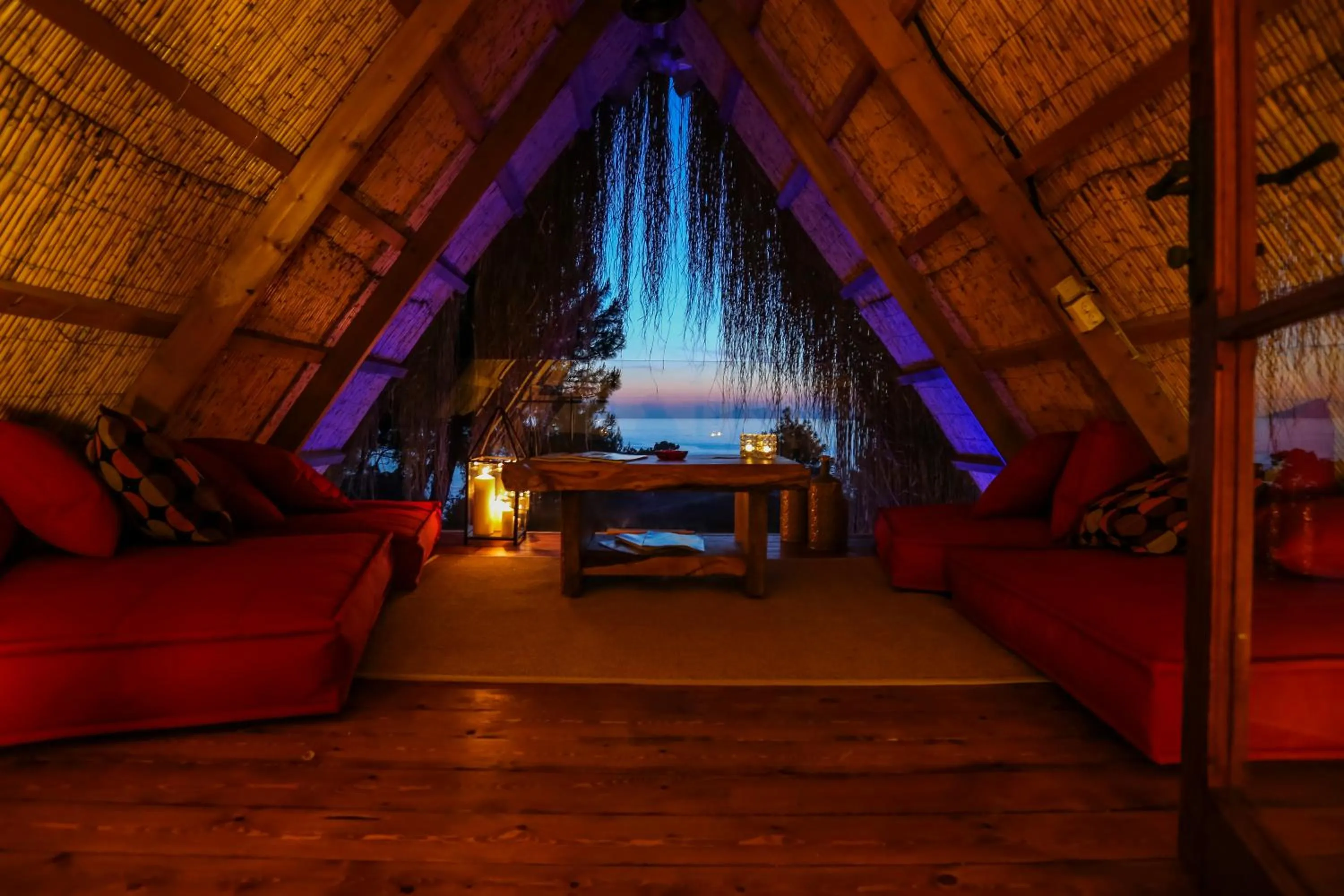 Living room in Nautical Hotel