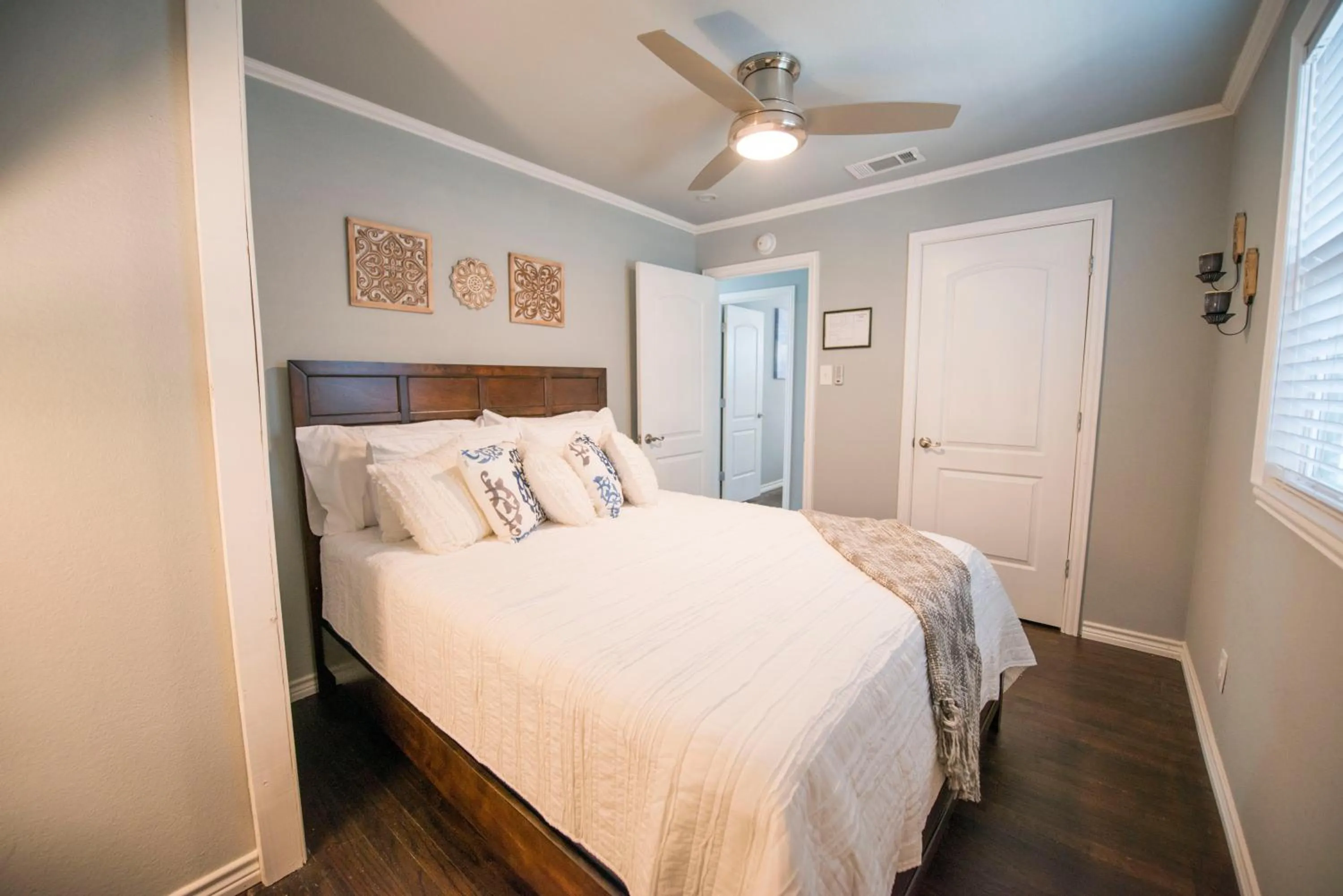 Bed in Walk to the Silos! 3 Bed 1960's Bungalow near Baylor