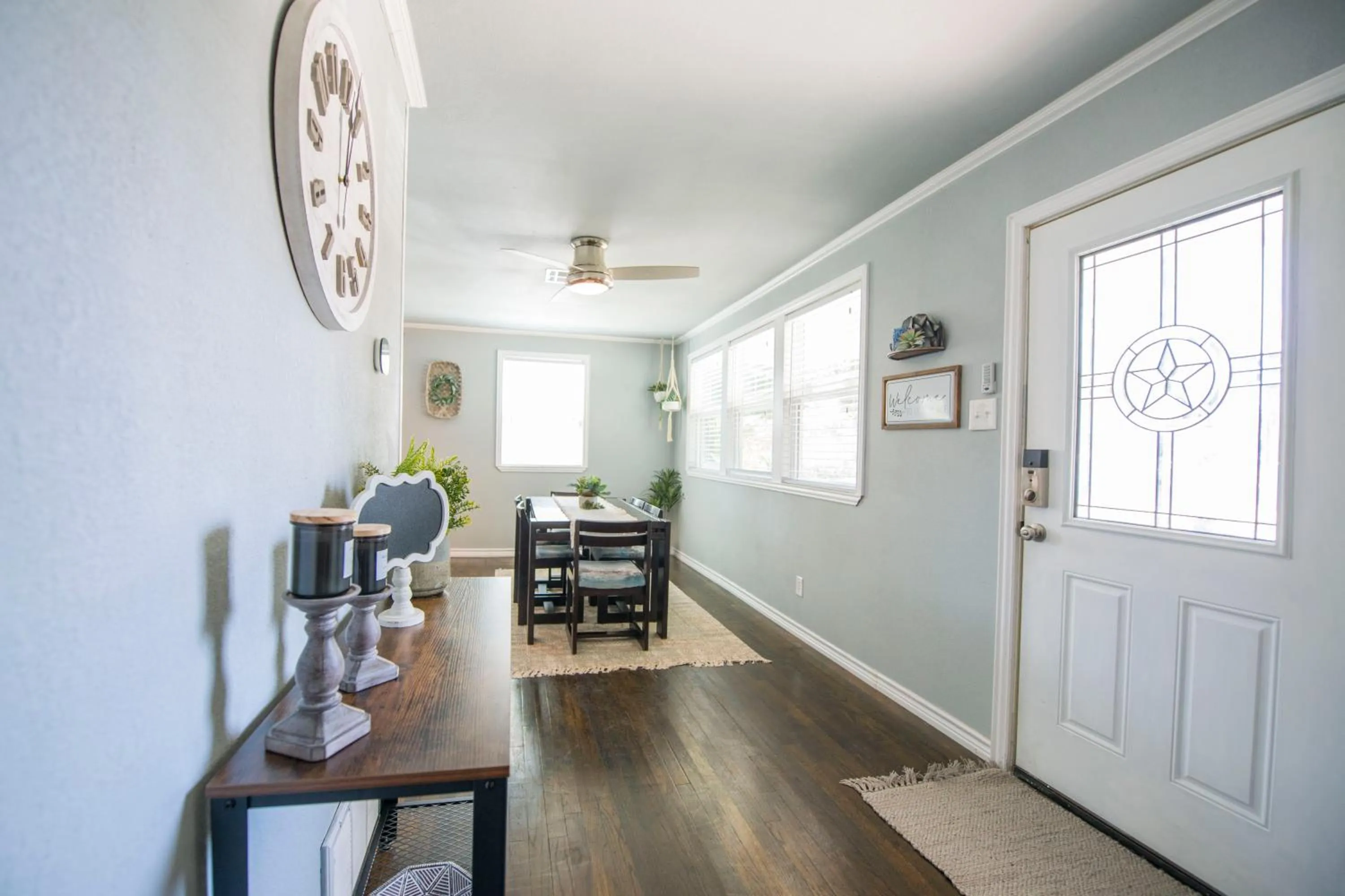 Walk to the Silos! 3 Bed 1960's Bungalow near Baylor