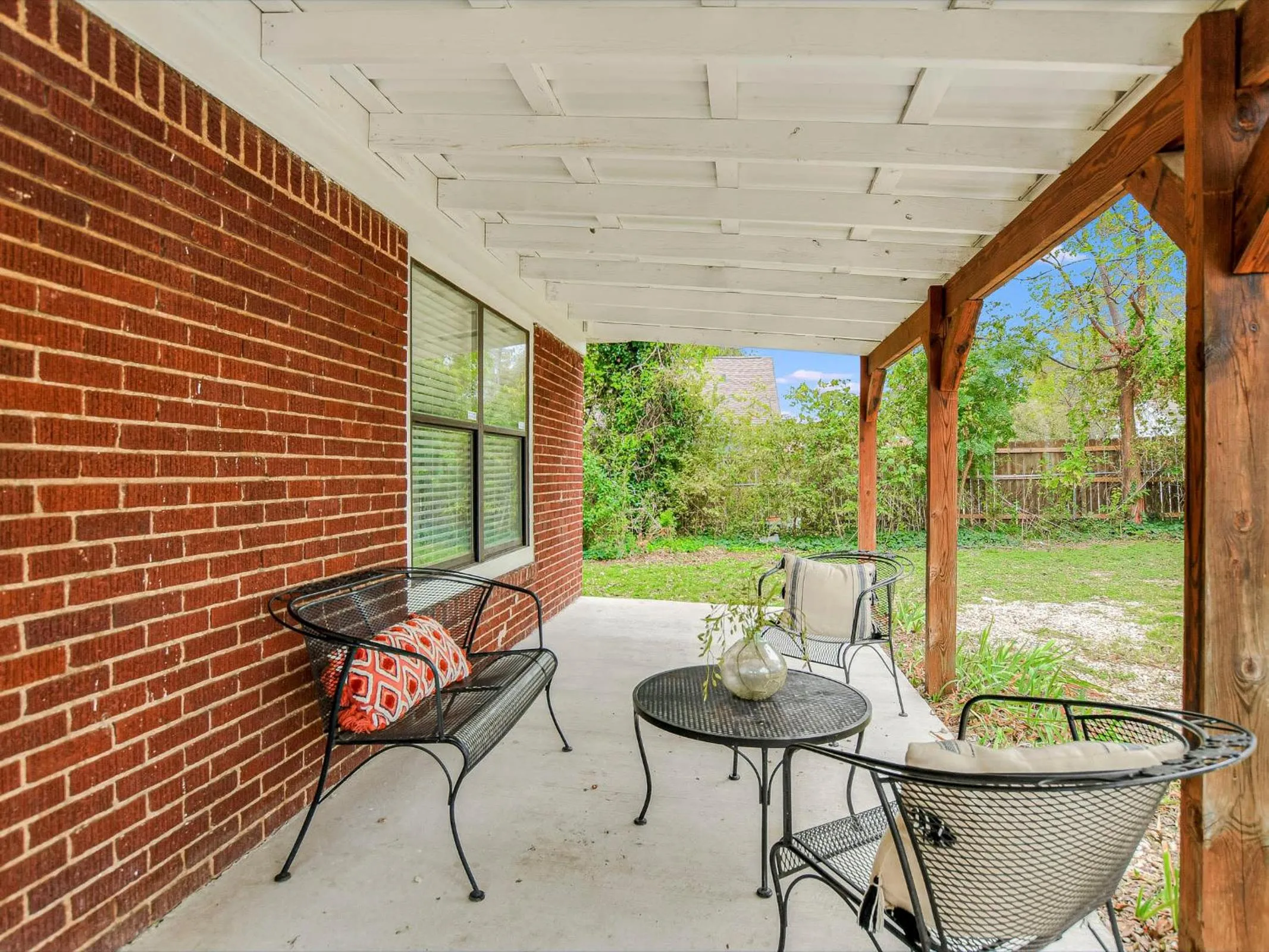 Classy 1927 Uptown Tudor 4 min to Magnolia