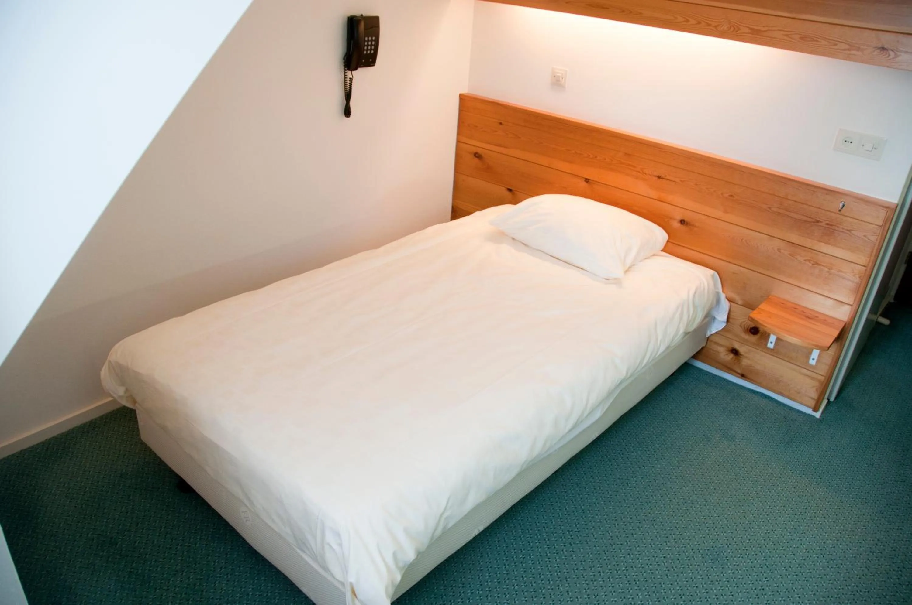 Photo of the whole room, Bed in Hotel Steensel