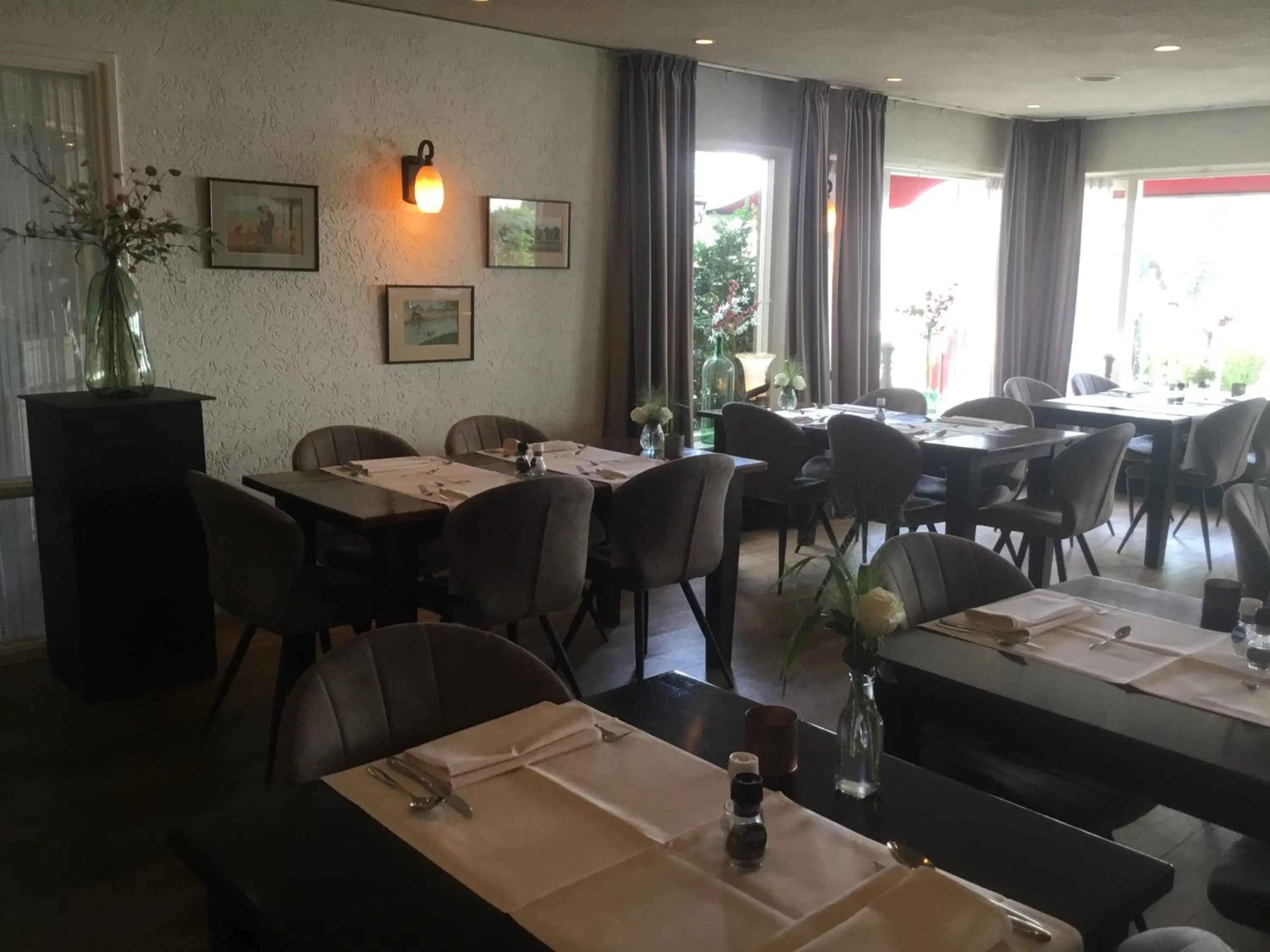 Restaurant/places to eat in Hotel Steensel