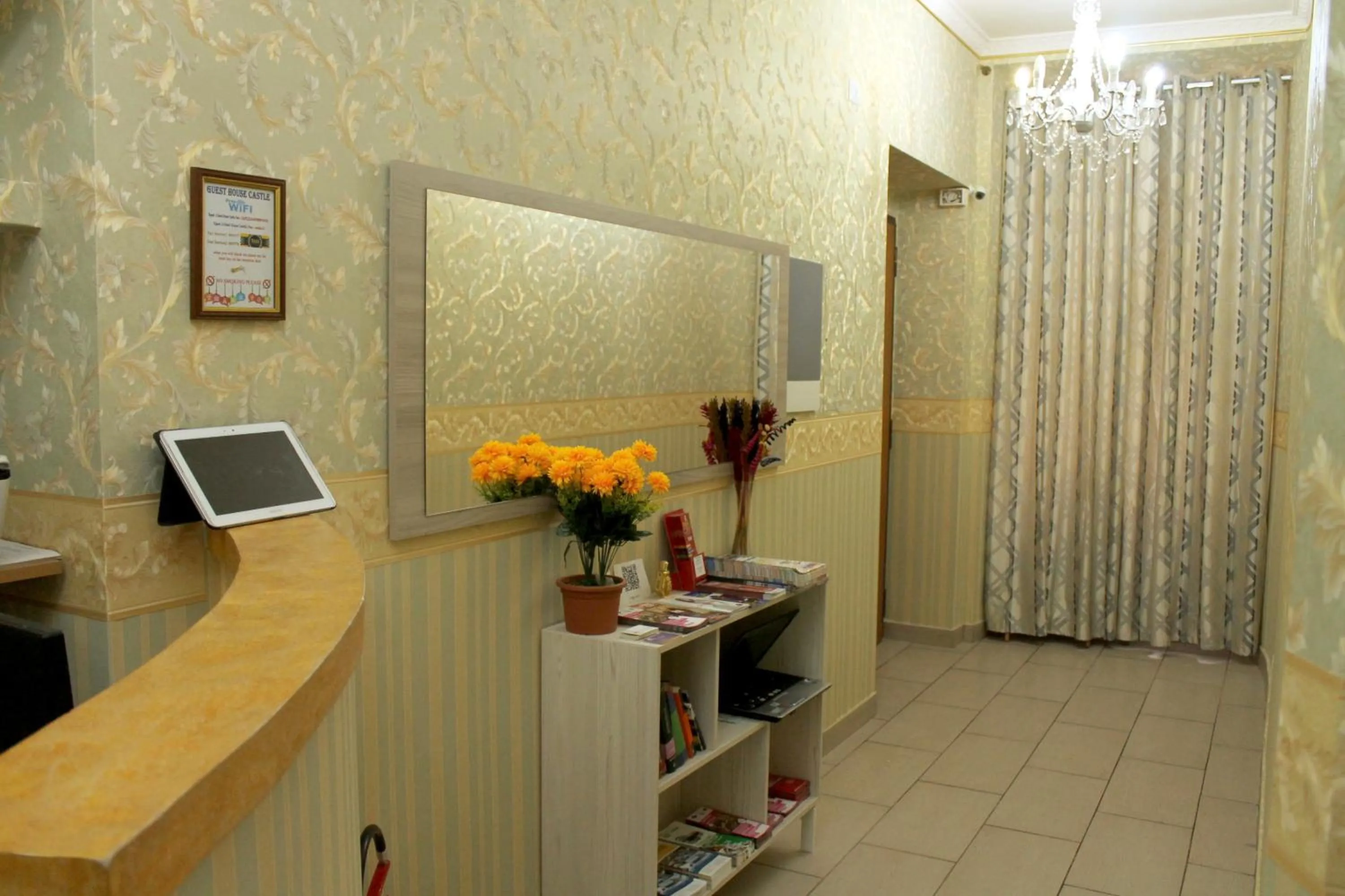 Lobby or reception in B&B Roma Castle Termini